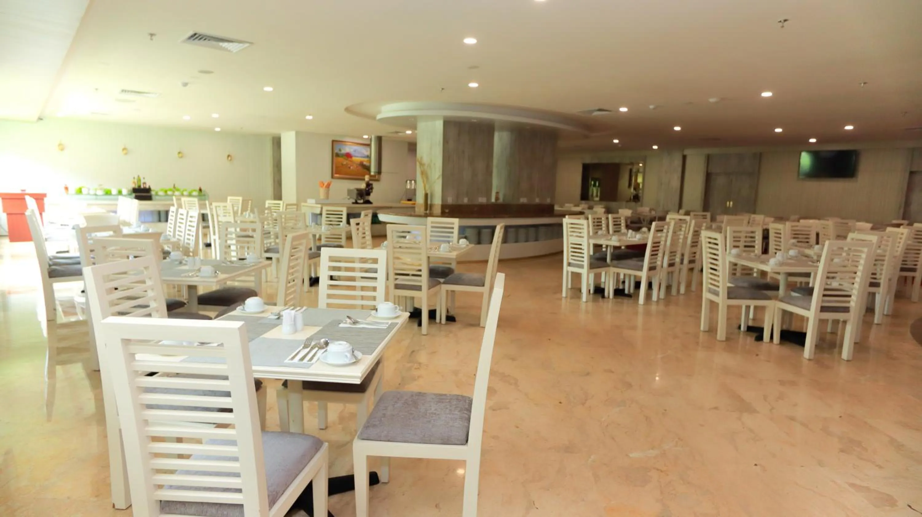 Restaurant/places to eat in Beverly Hotel Batam