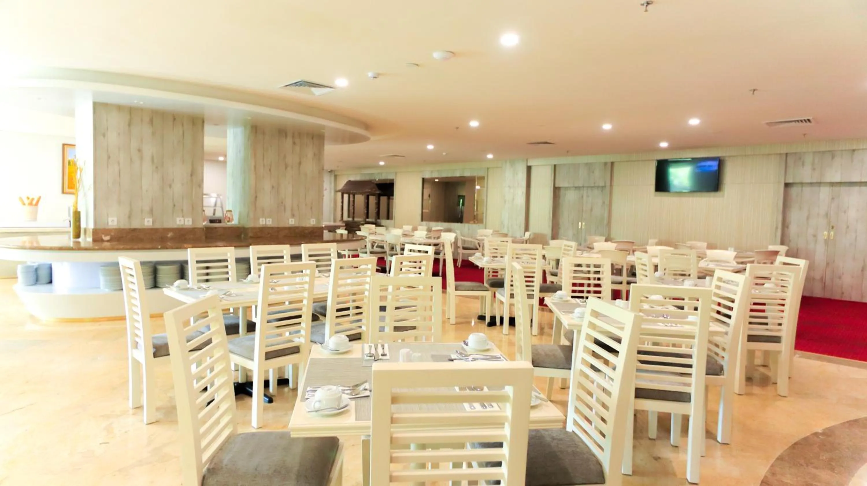 Restaurant/places to eat in Beverly Hotel Batam