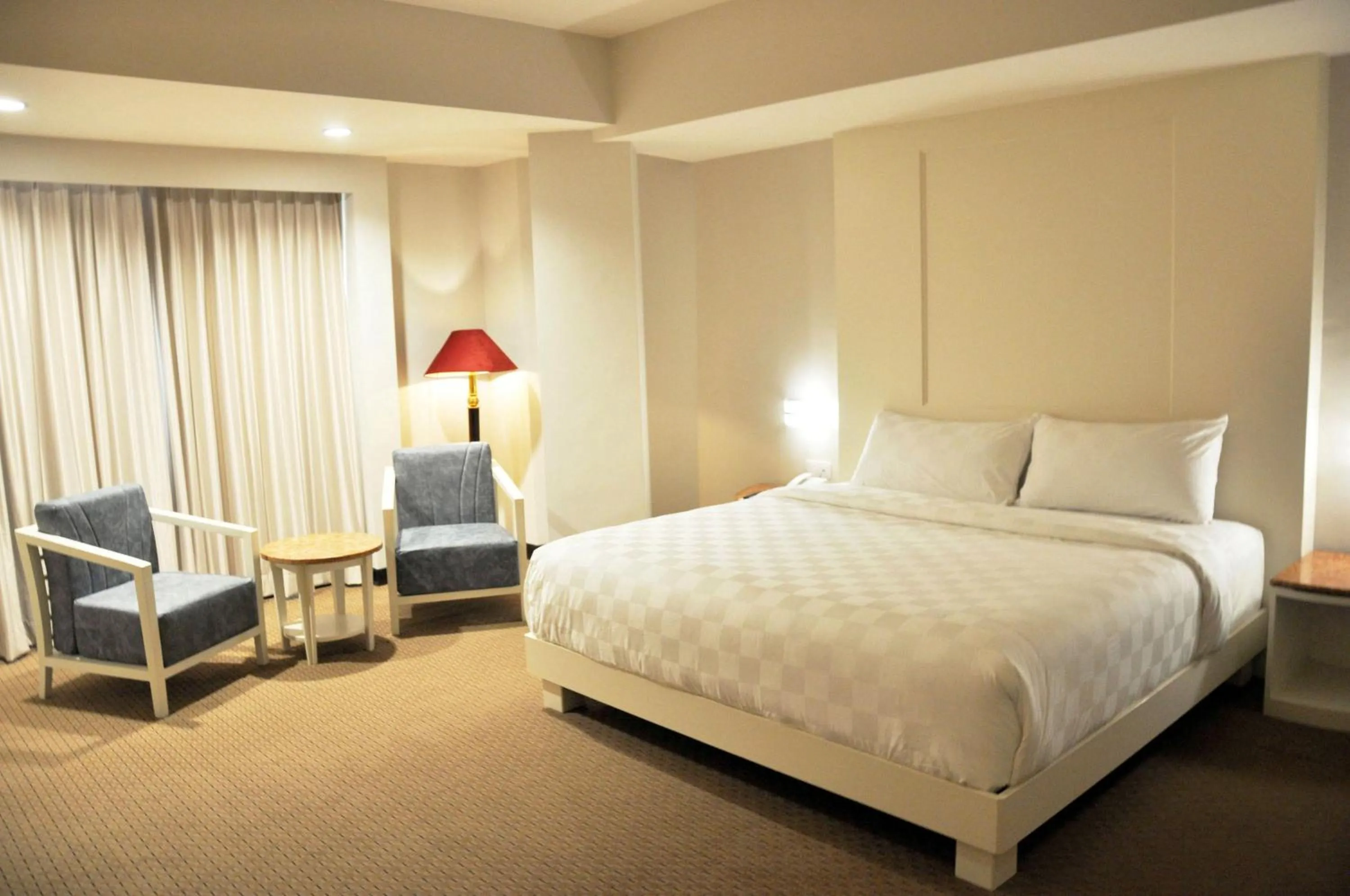 Bedroom, Bed in Beverly Hotel Batam