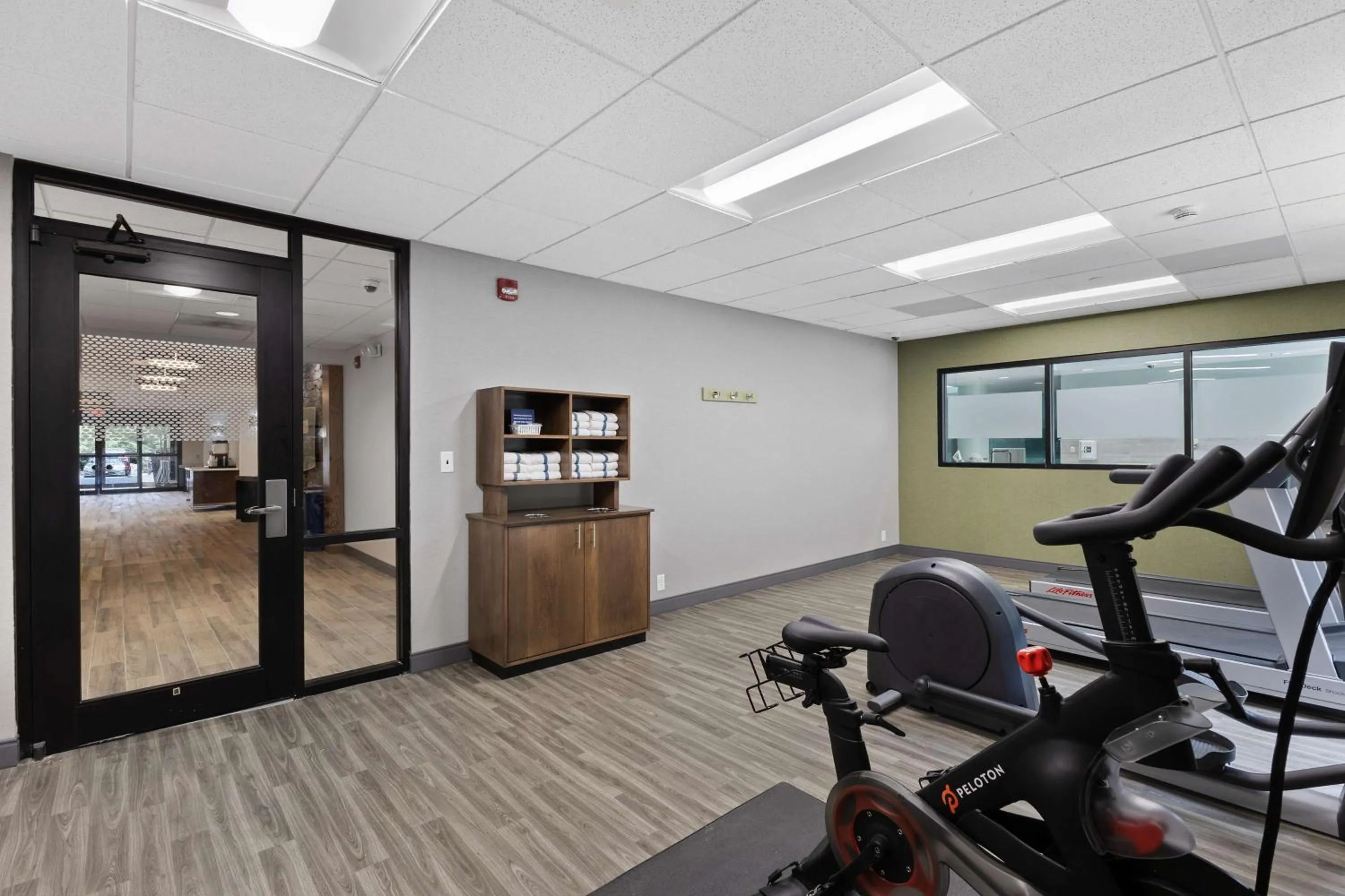 Fitness centre/facilities in Hampton Inn & Suites Lake George