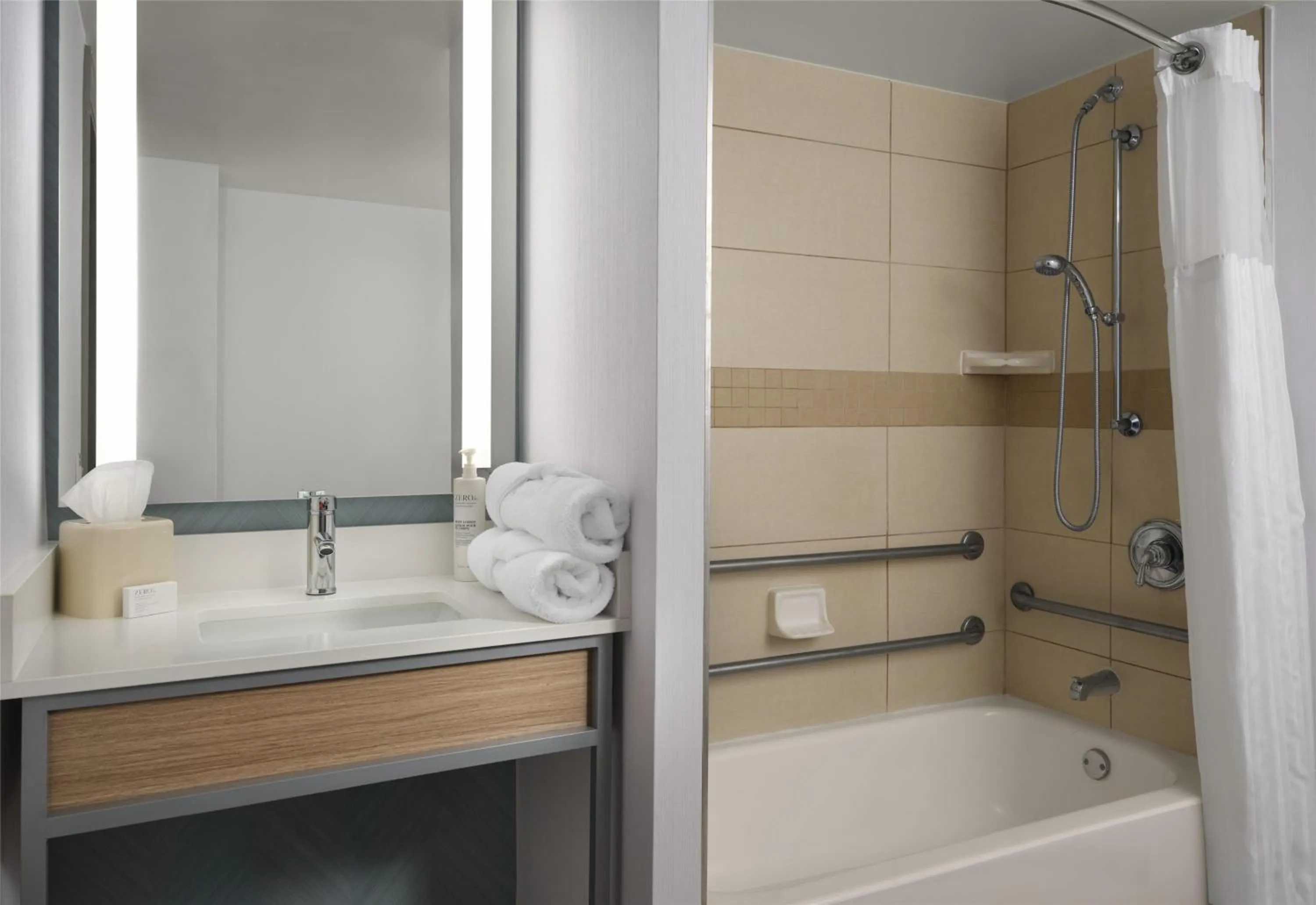 Bathroom in Hilton Garden Inn Tampa East Brandon