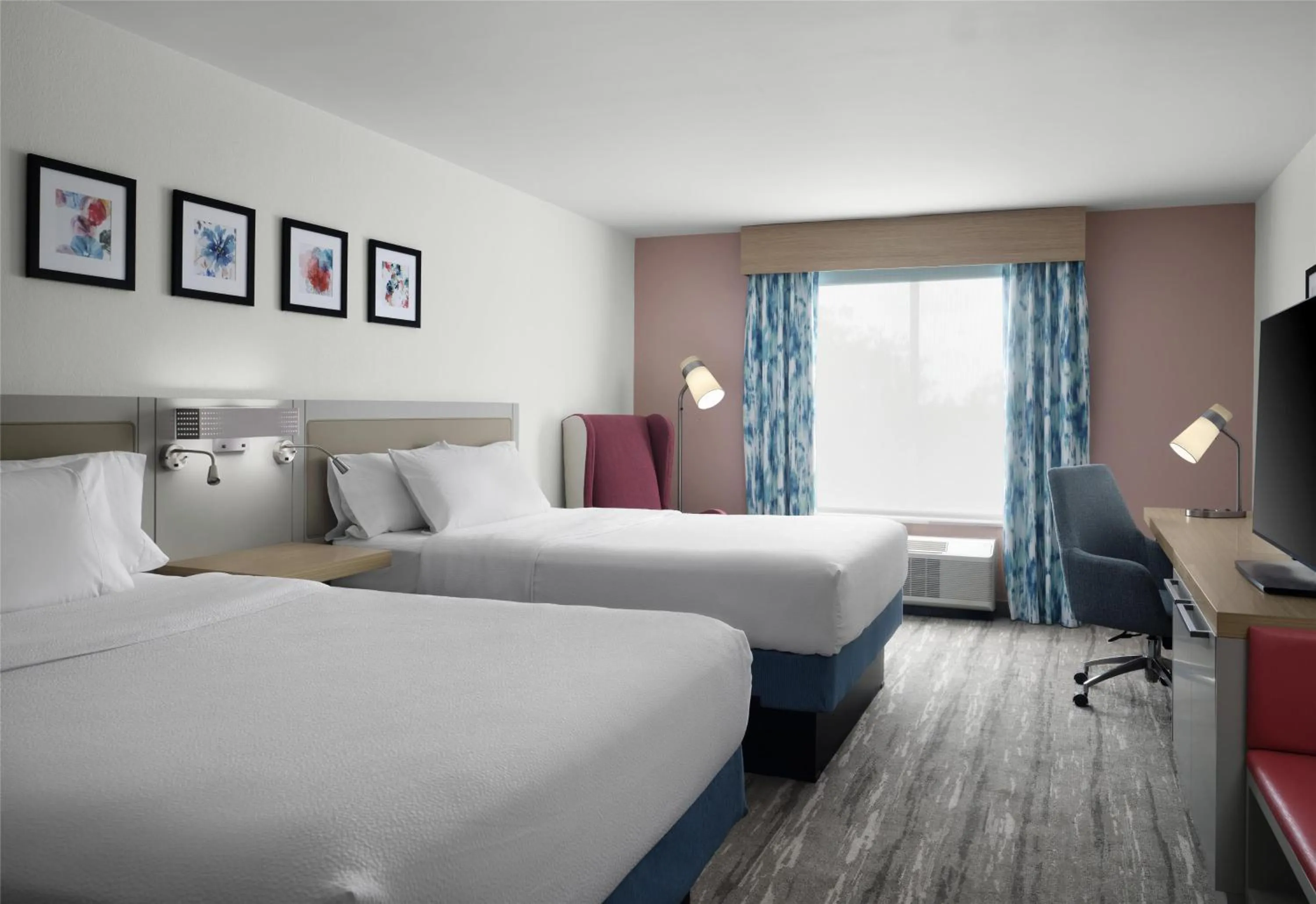 Bed in Hilton Garden Inn Tampa East Brandon