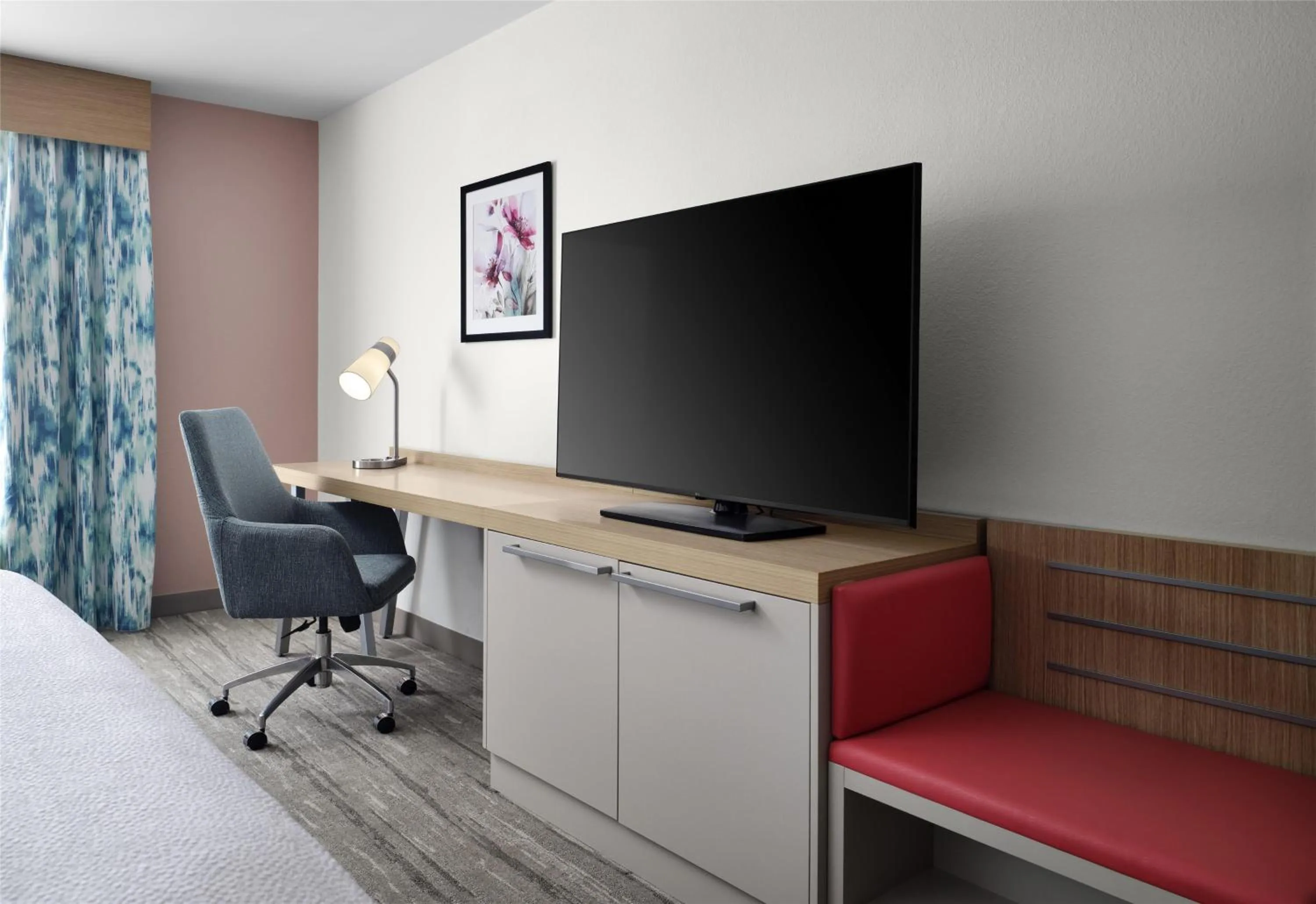 Bedroom in Hilton Garden Inn Tampa East Brandon