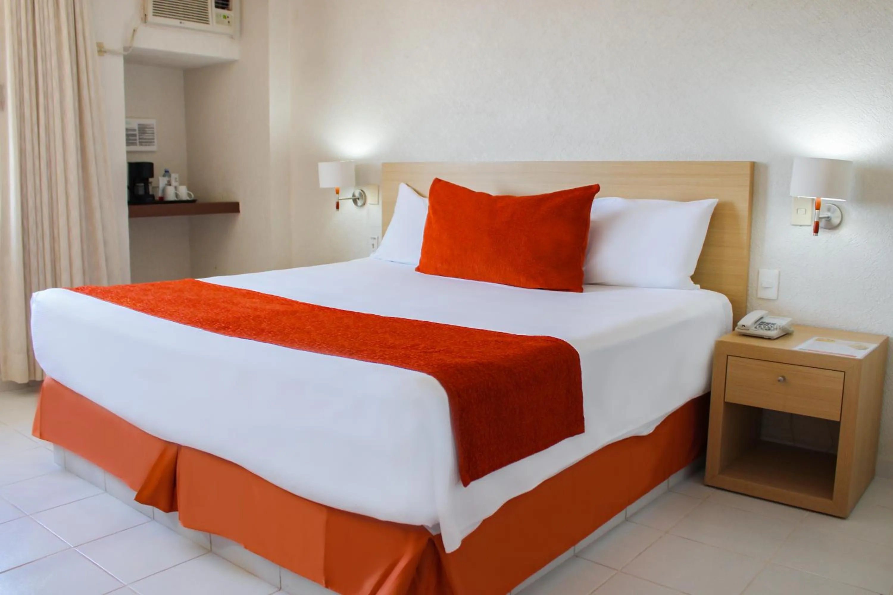 Bed in Hotel & Suites Real del Lago