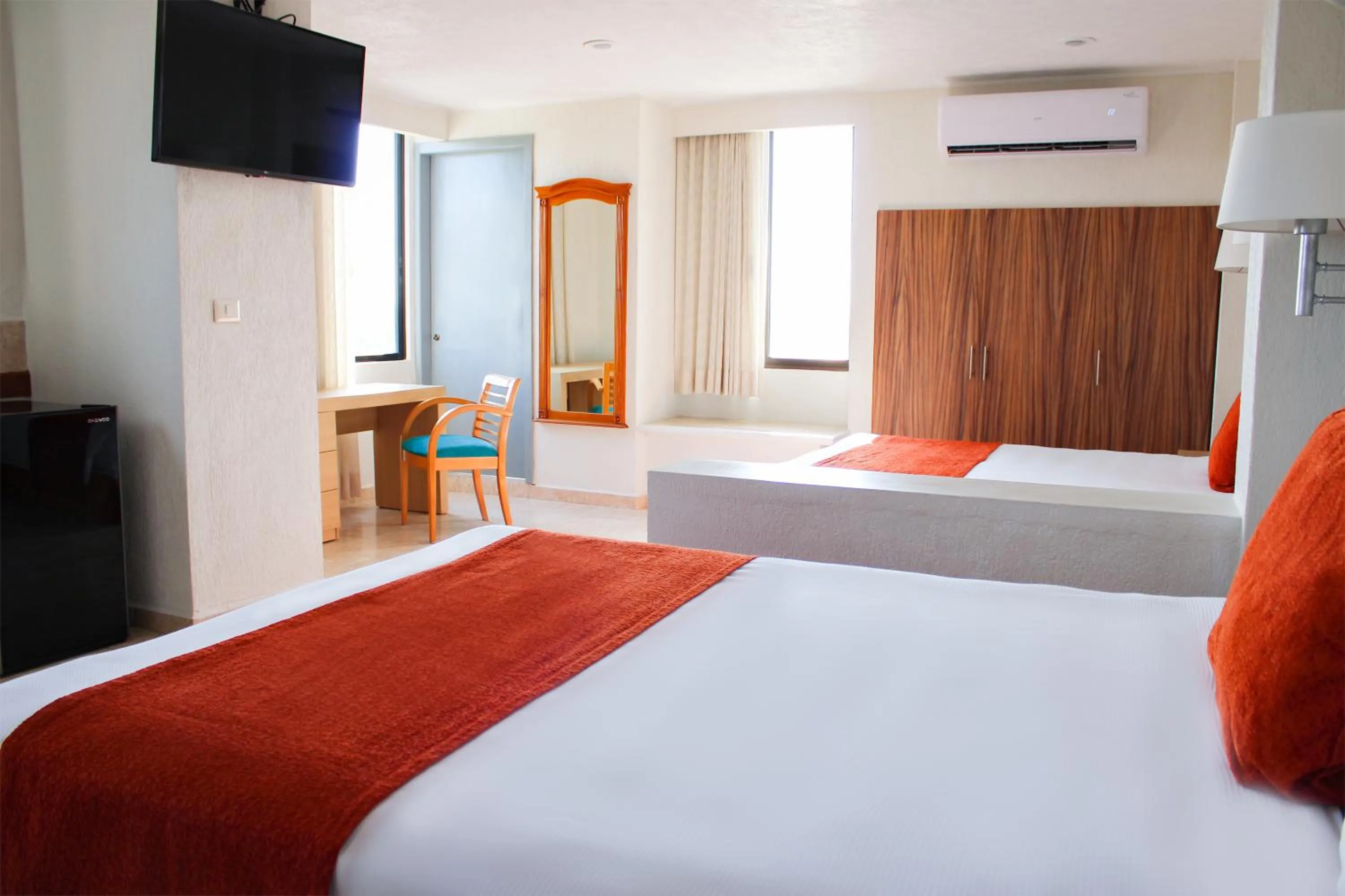 Bed in Hotel & Suites Real del Lago