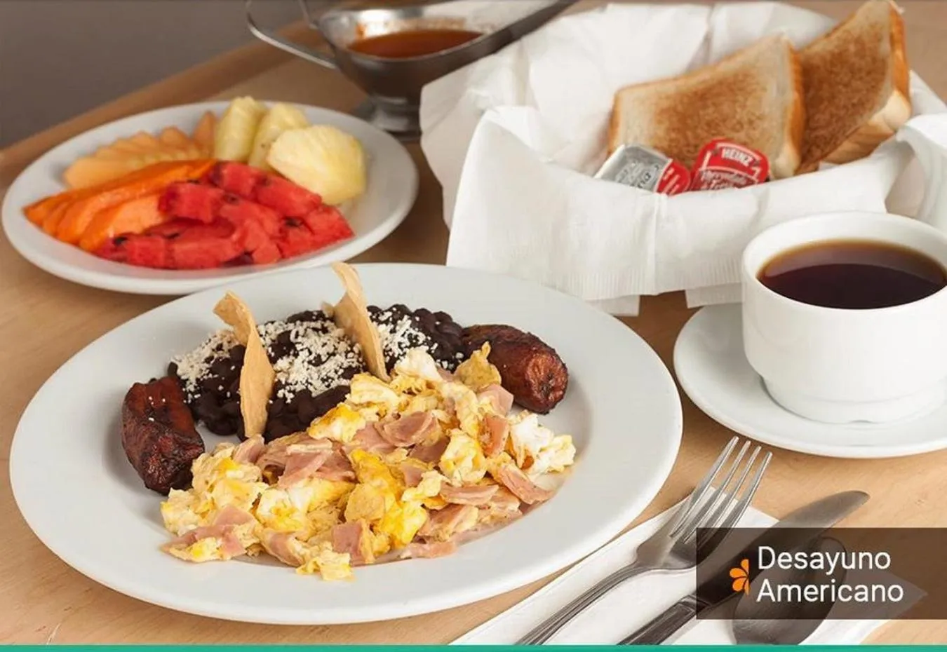 Breakfast in Hotel & Suites Real del Lago