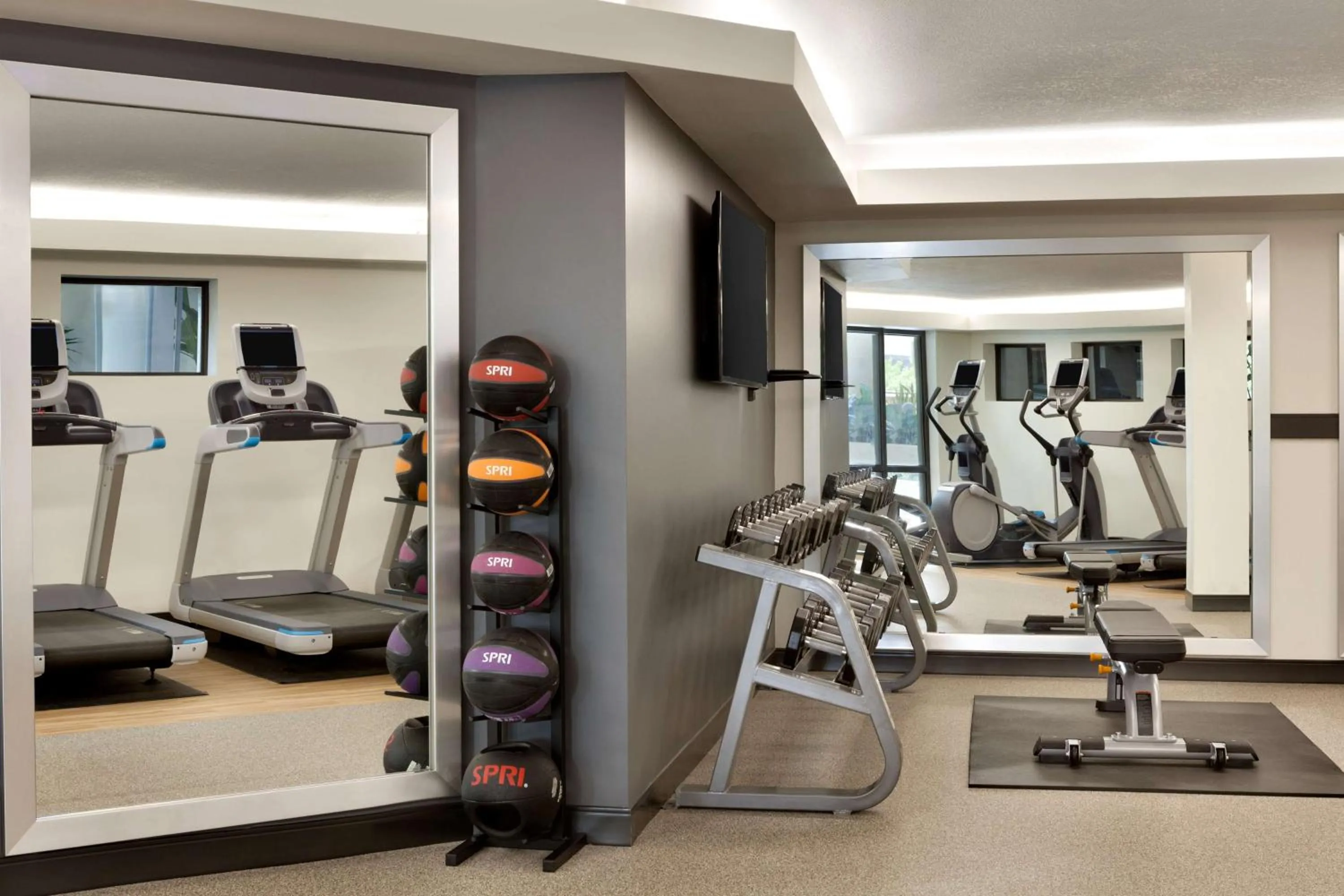 Fitness centre/facilities in DoubleTree by Hilton Minneapolis Park Place