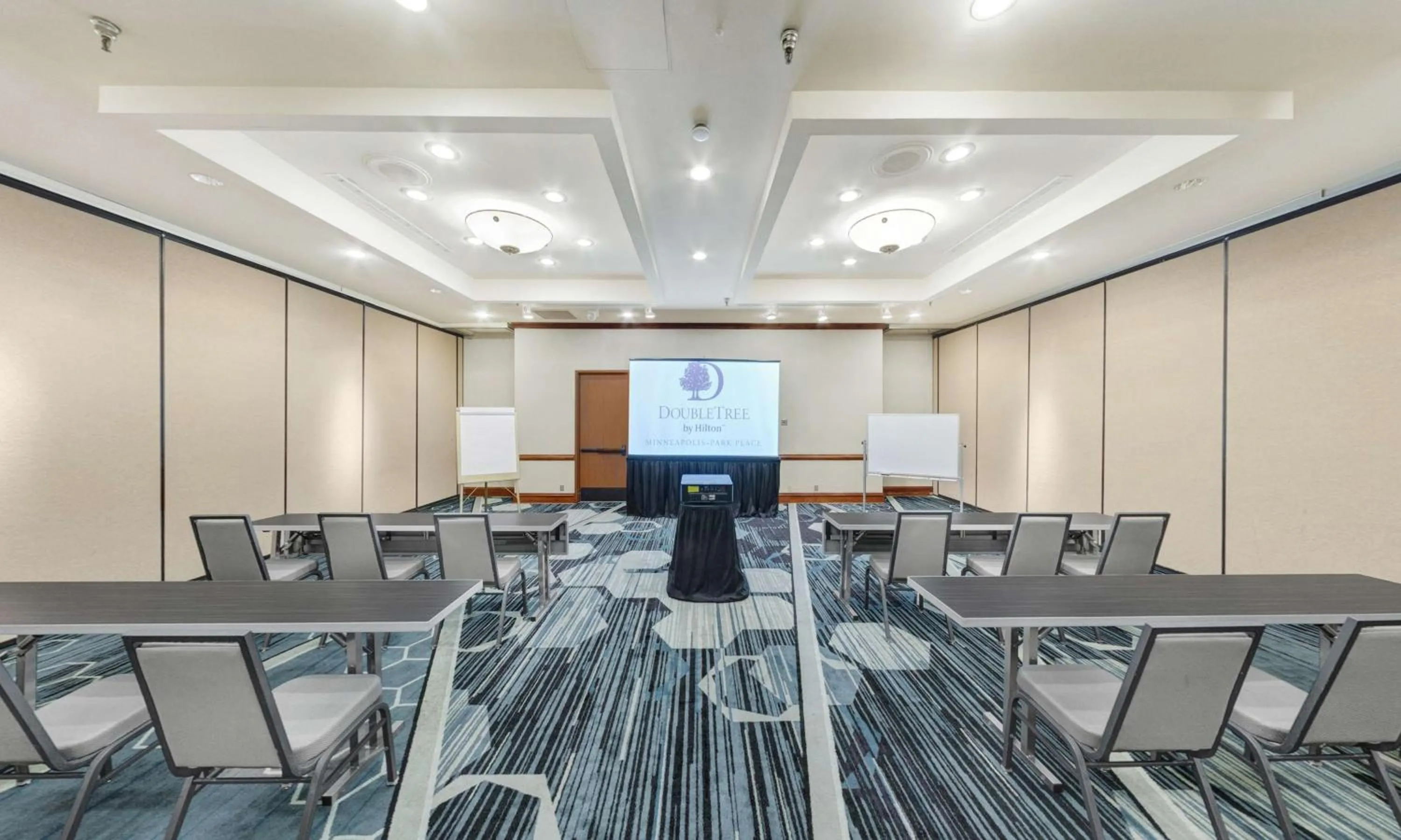 Meeting/conference room in DoubleTree by Hilton Minneapolis Park Place