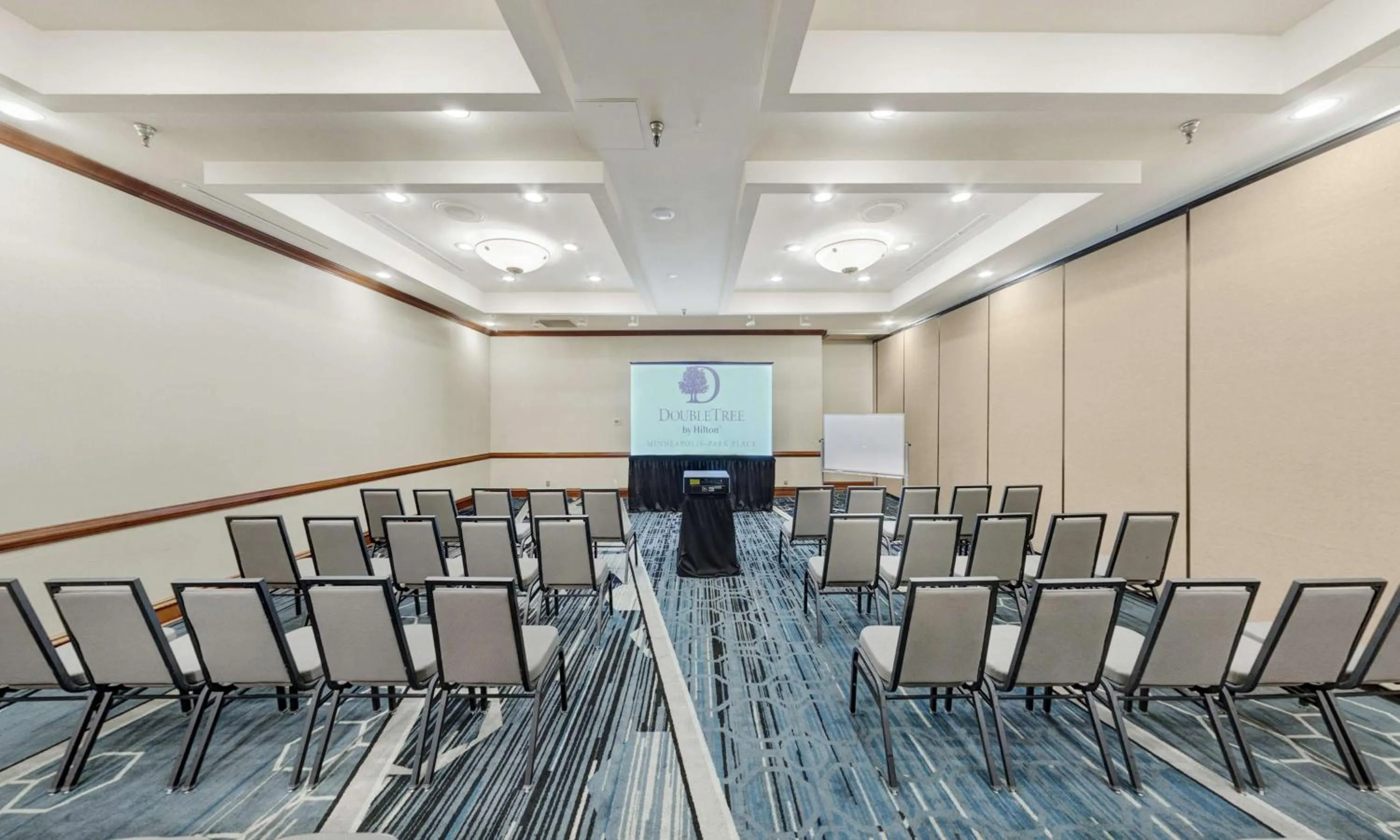 Meeting/conference room in DoubleTree by Hilton Minneapolis Park Place