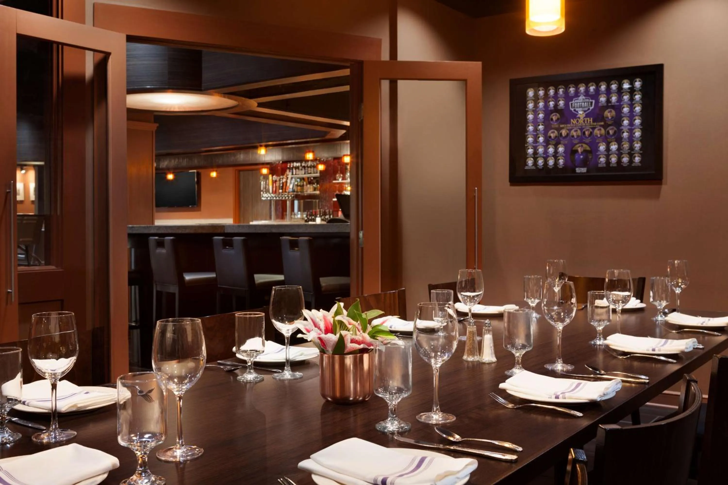 Restaurant/places to eat in DoubleTree by Hilton Minneapolis Park Place
