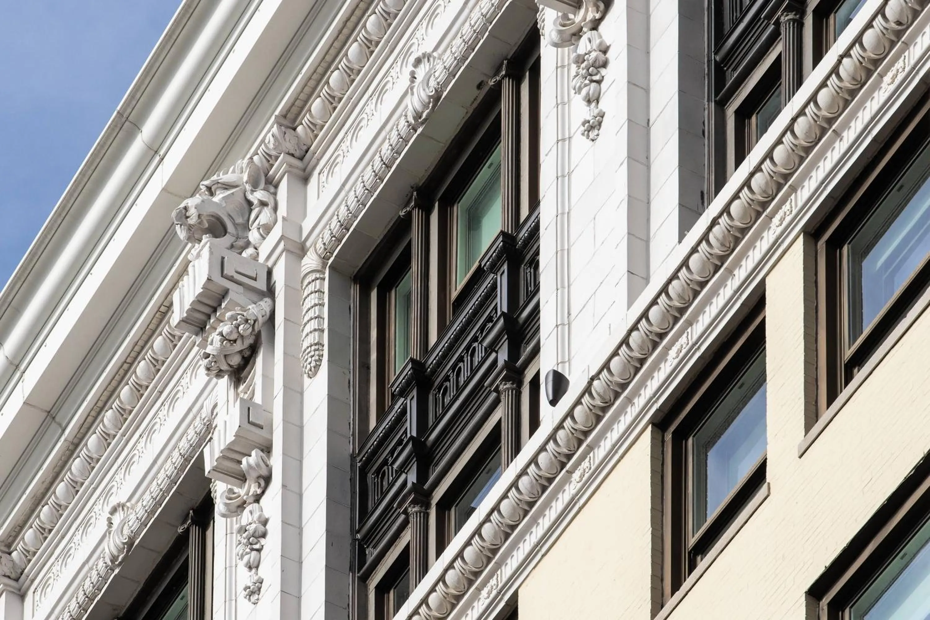 Property building in Glass Light Hotel & Gallery, Autograph Collection