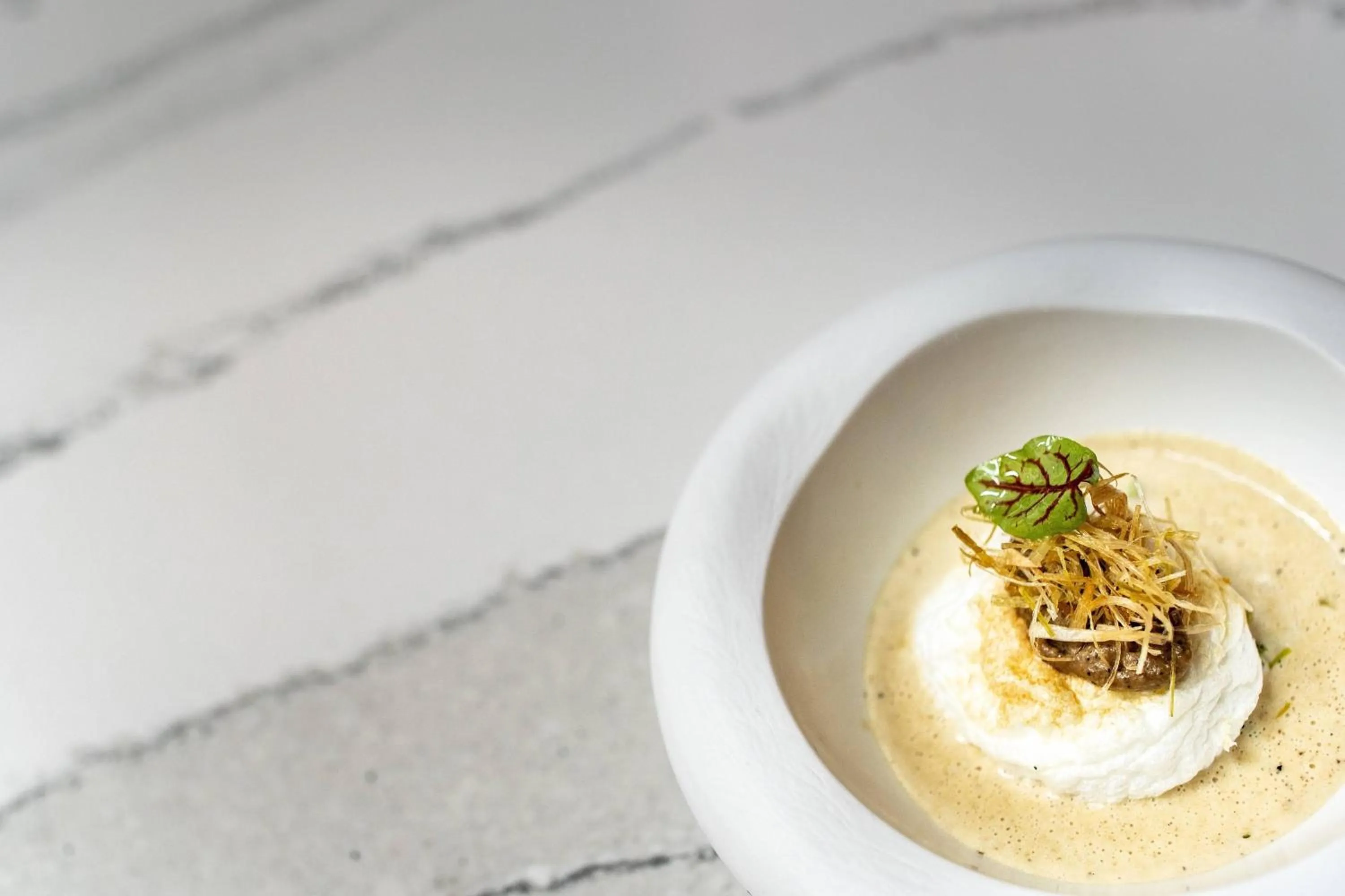 Restaurant/places to eat in Glass Light Hotel & Gallery, Autograph Collection