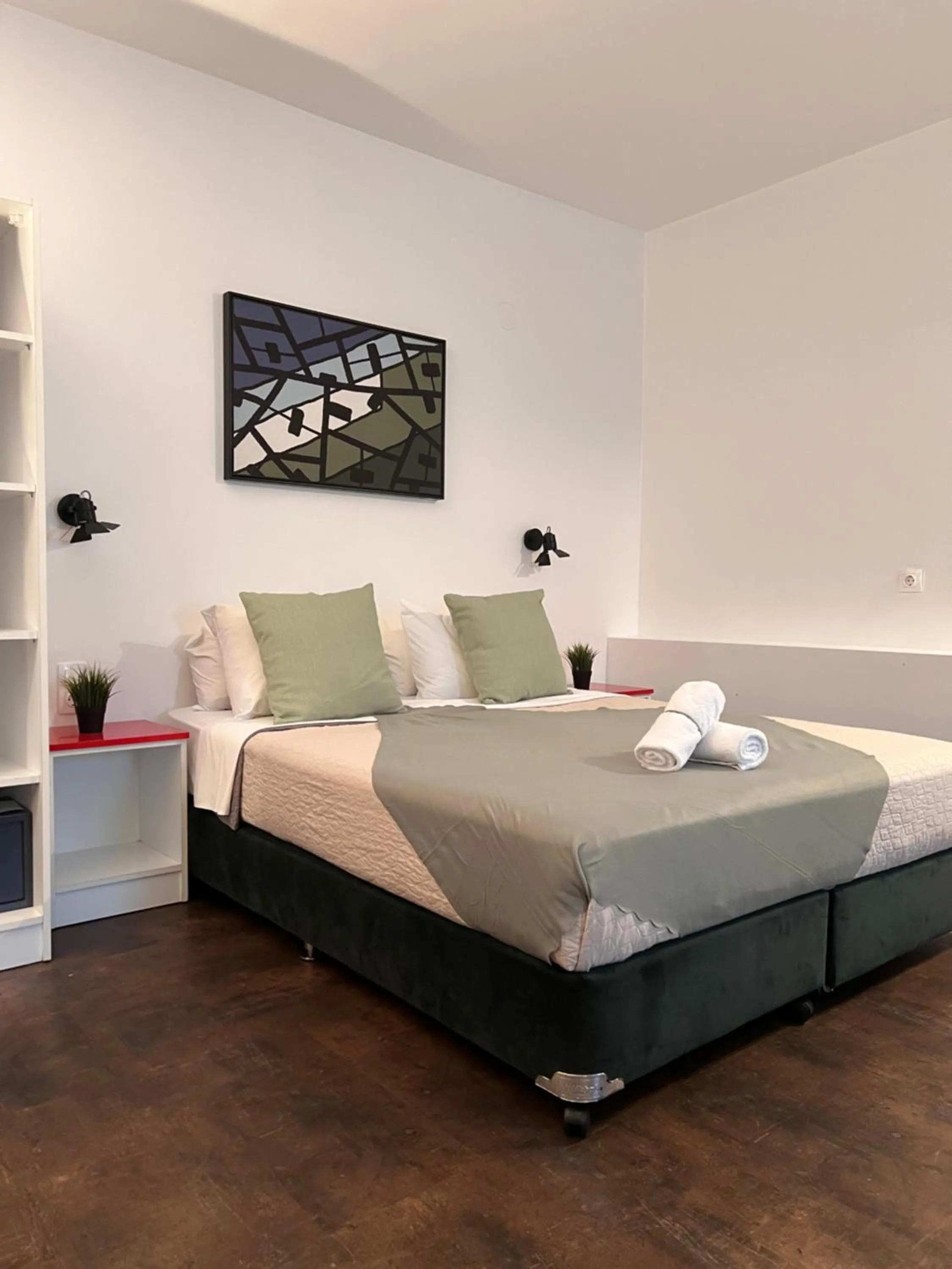 Photo of the whole room, Bed in Luxor Premium Suites