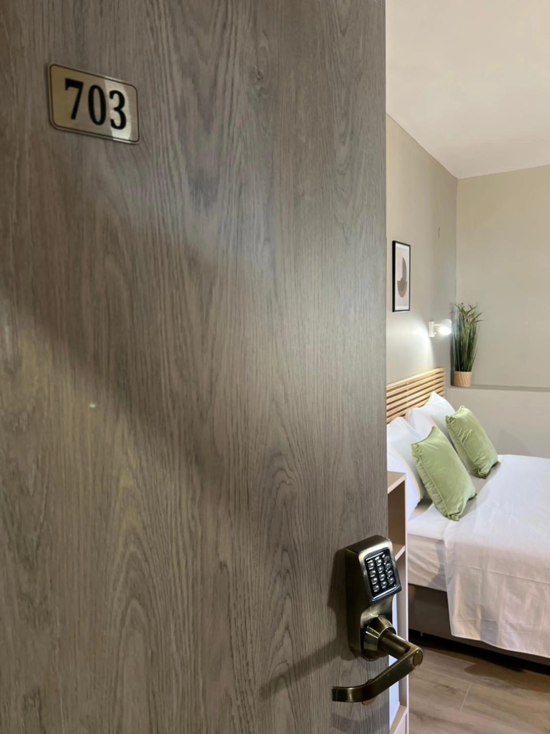 Facade/entrance, Bed in Luxor Premium Suites