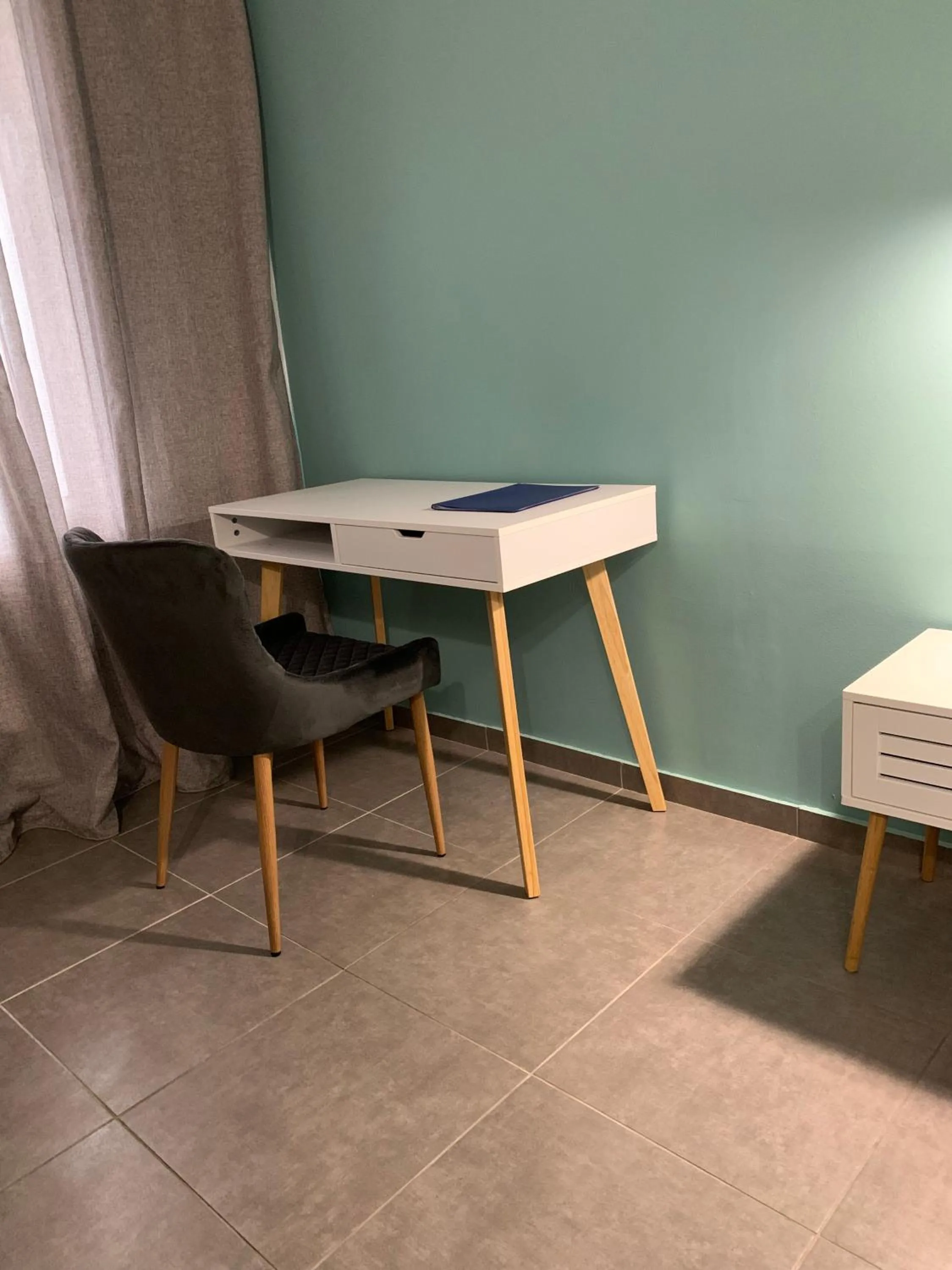 hair dresser in Luxor Premium Suites