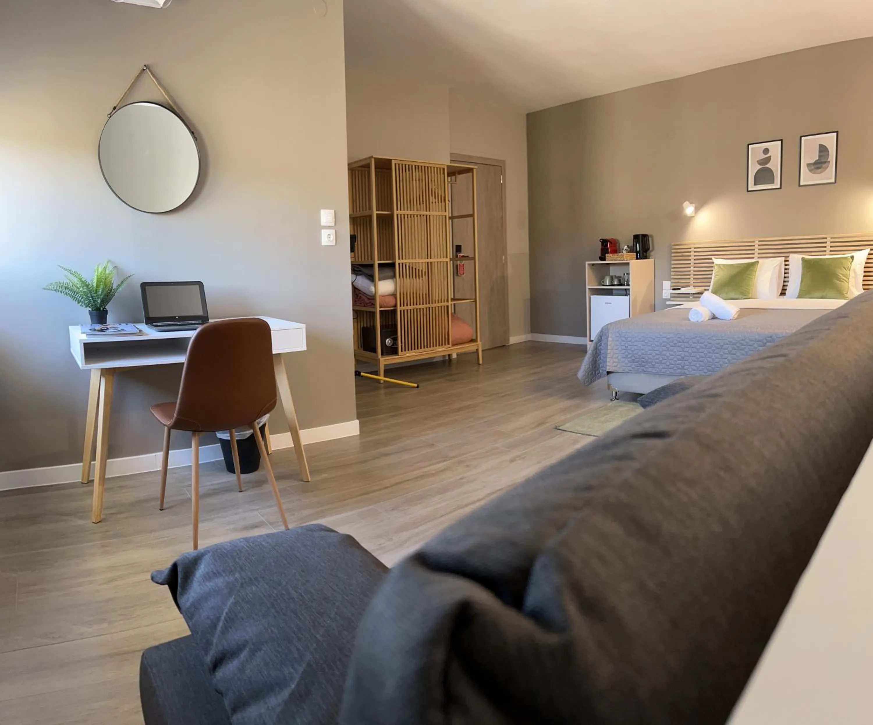 Living room, Bed in Luxor Premium Suites