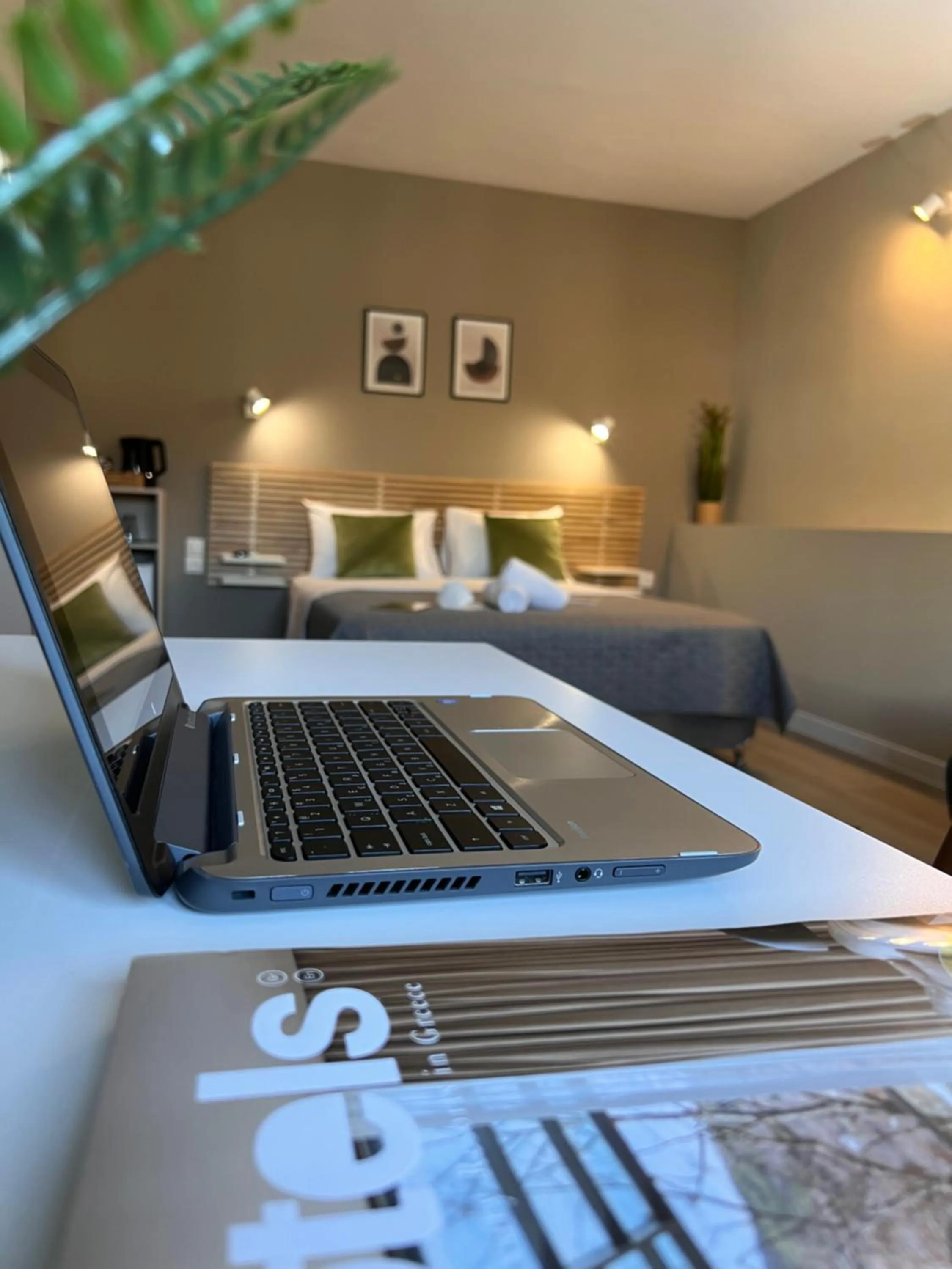 Photo of the whole room, Bed in Luxor Premium Suites