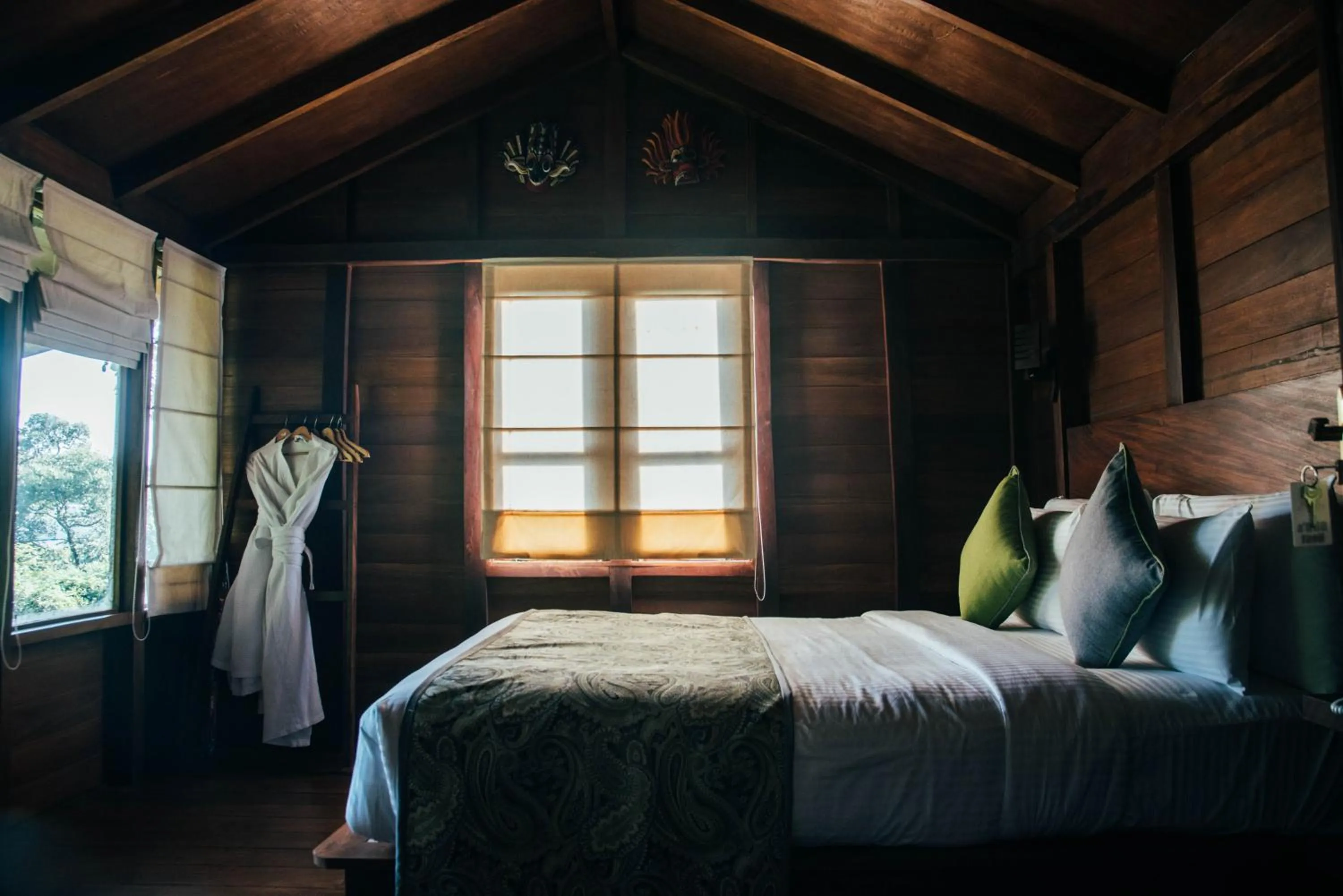 Bed in Sigiriya King's Resort