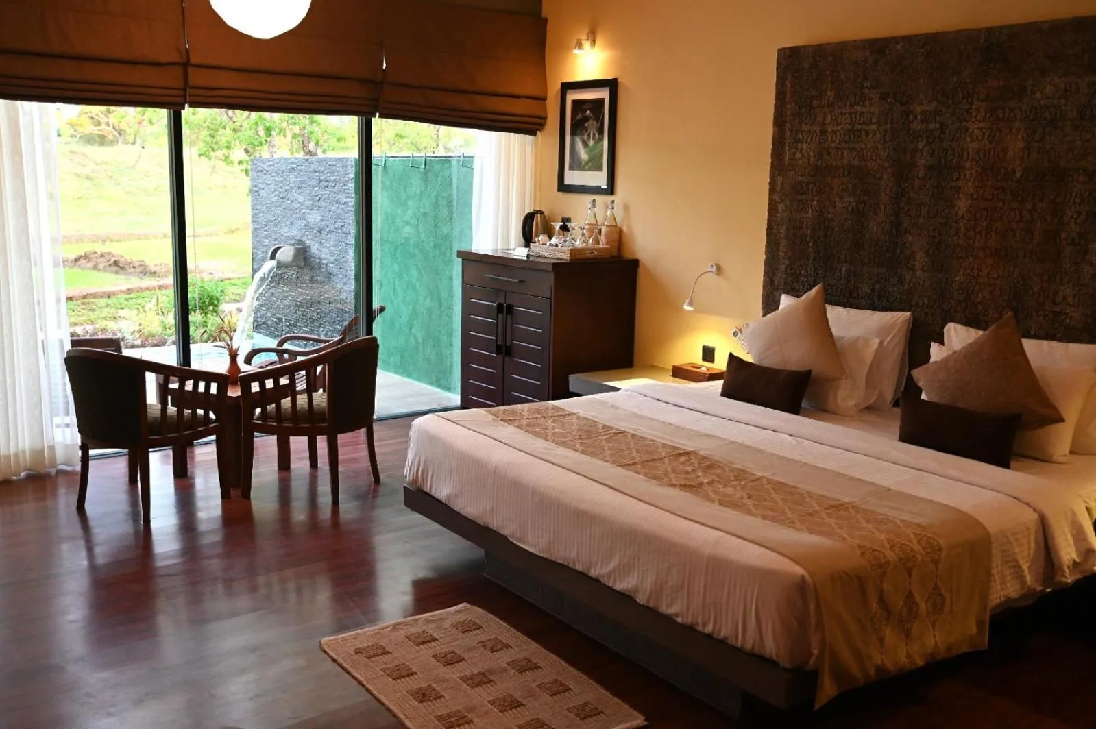 Bed in Sigiriya King's Resort