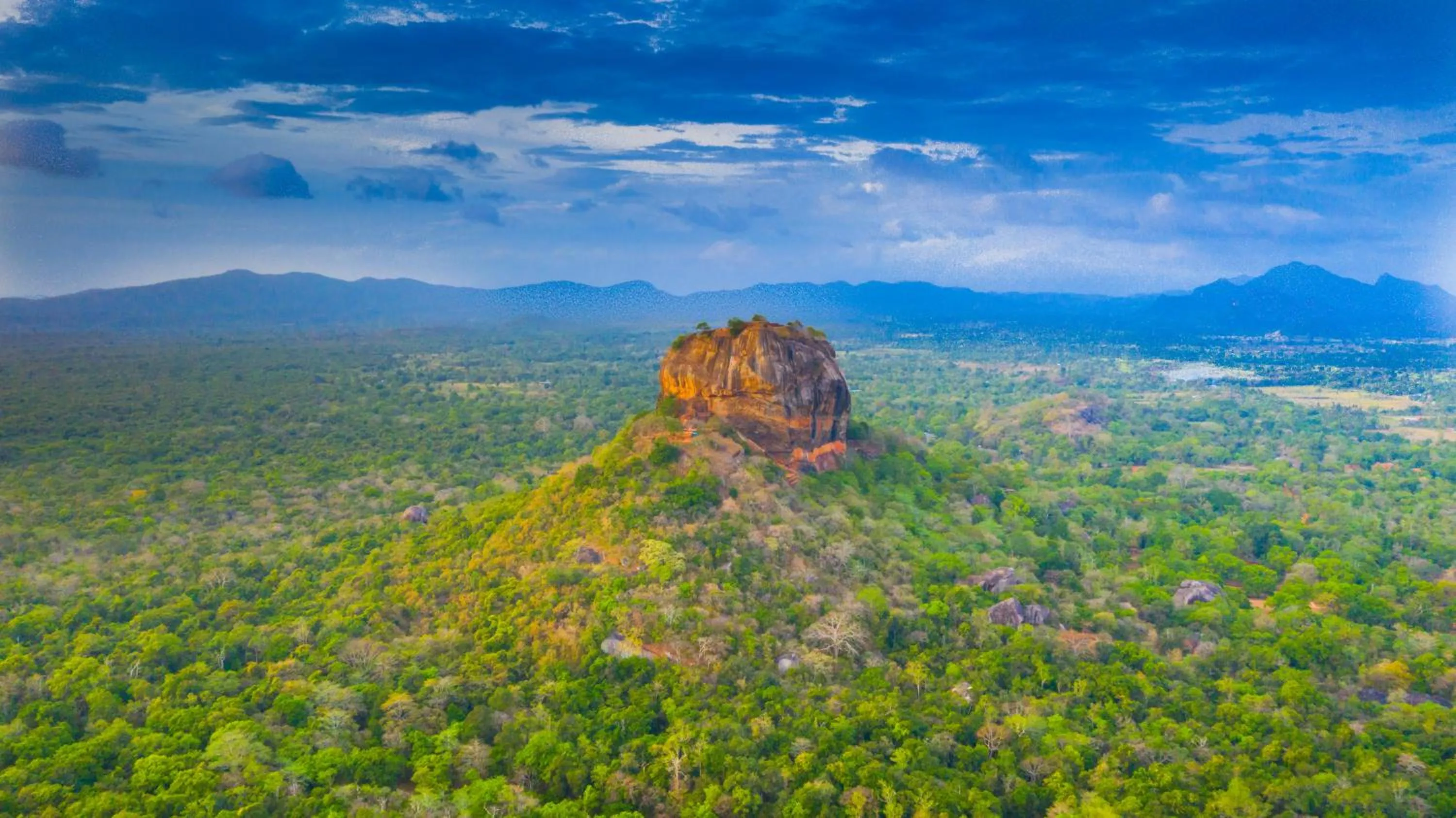 Mountain view in Sigiriya King's Resort