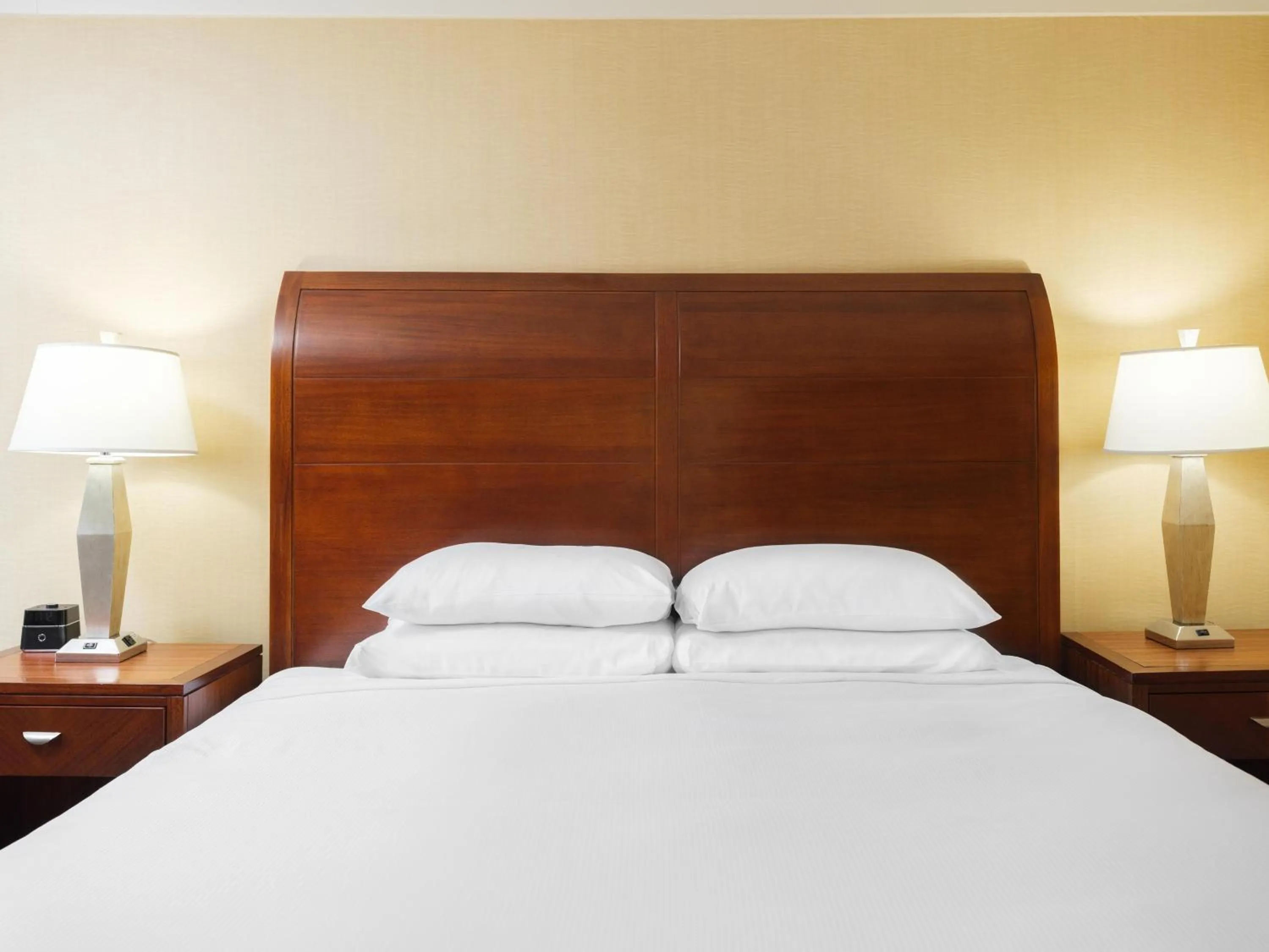 Bed in DoubleTree by Hilton Stamford