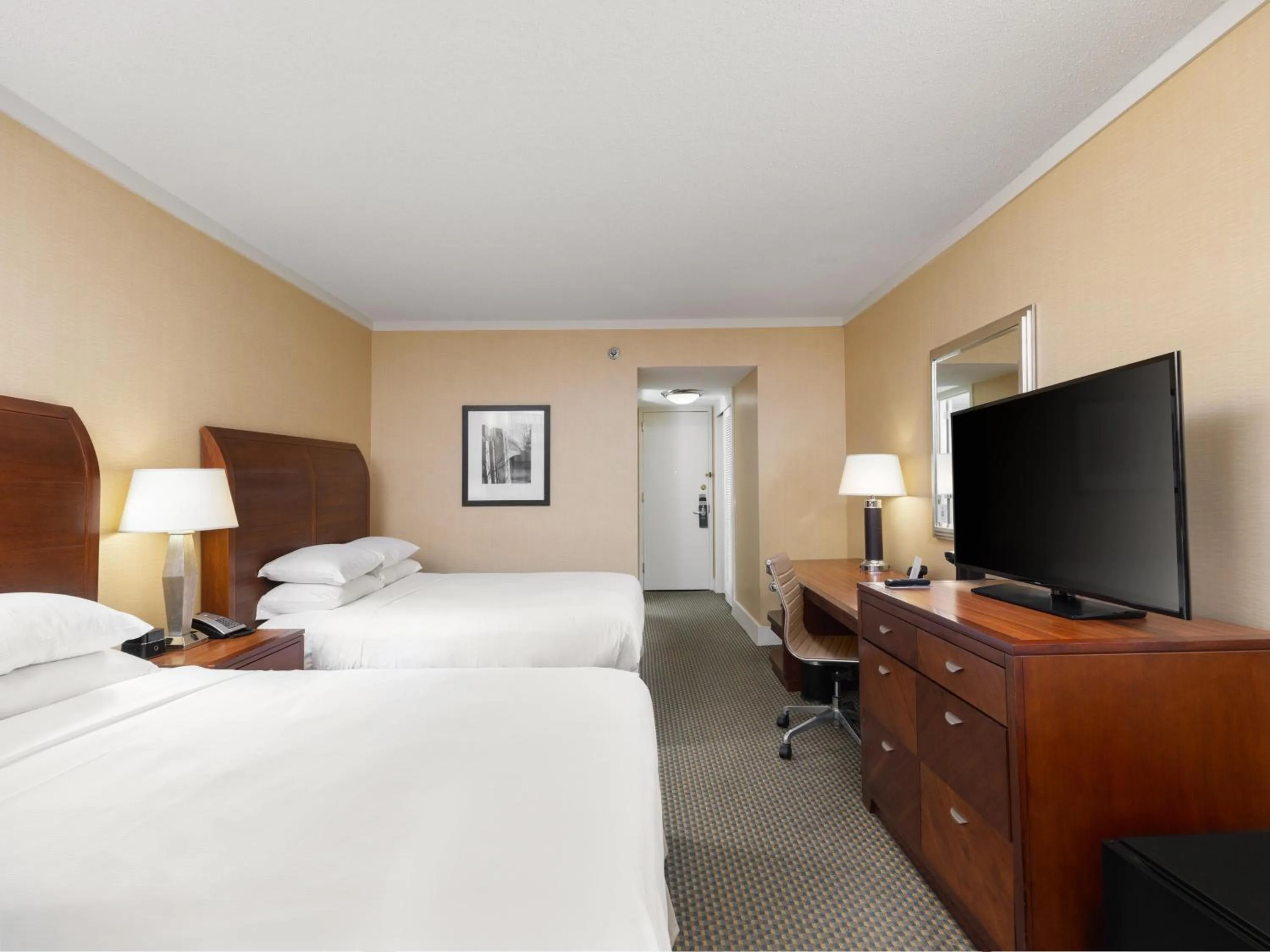 Bedroom, Bed in DoubleTree by Hilton Stamford