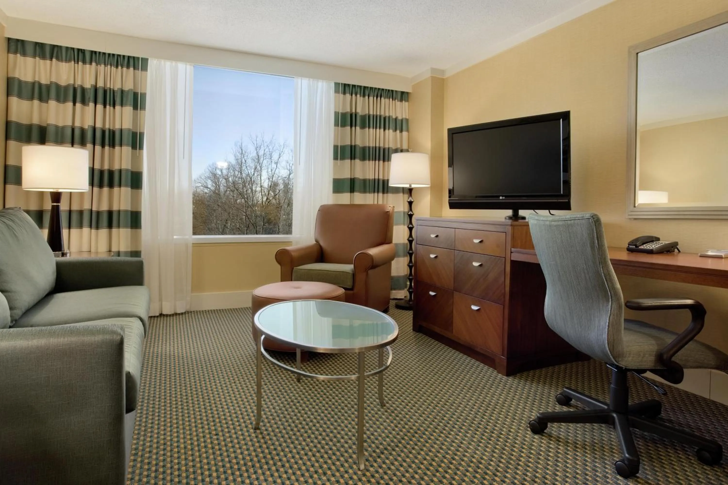 Living room in DoubleTree by Hilton Stamford