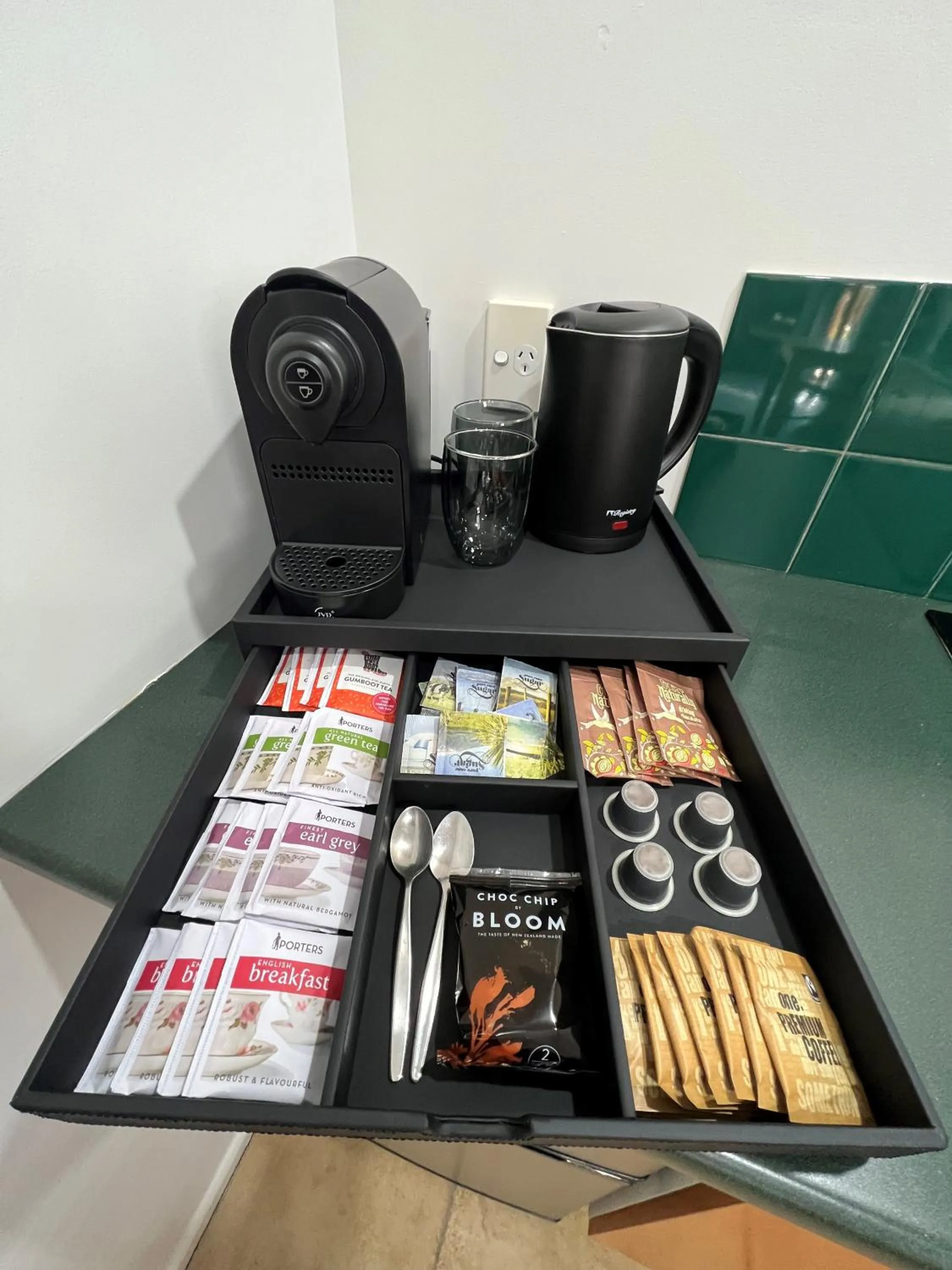 Coffee/tea facilities in Harrogate Gardens Motel