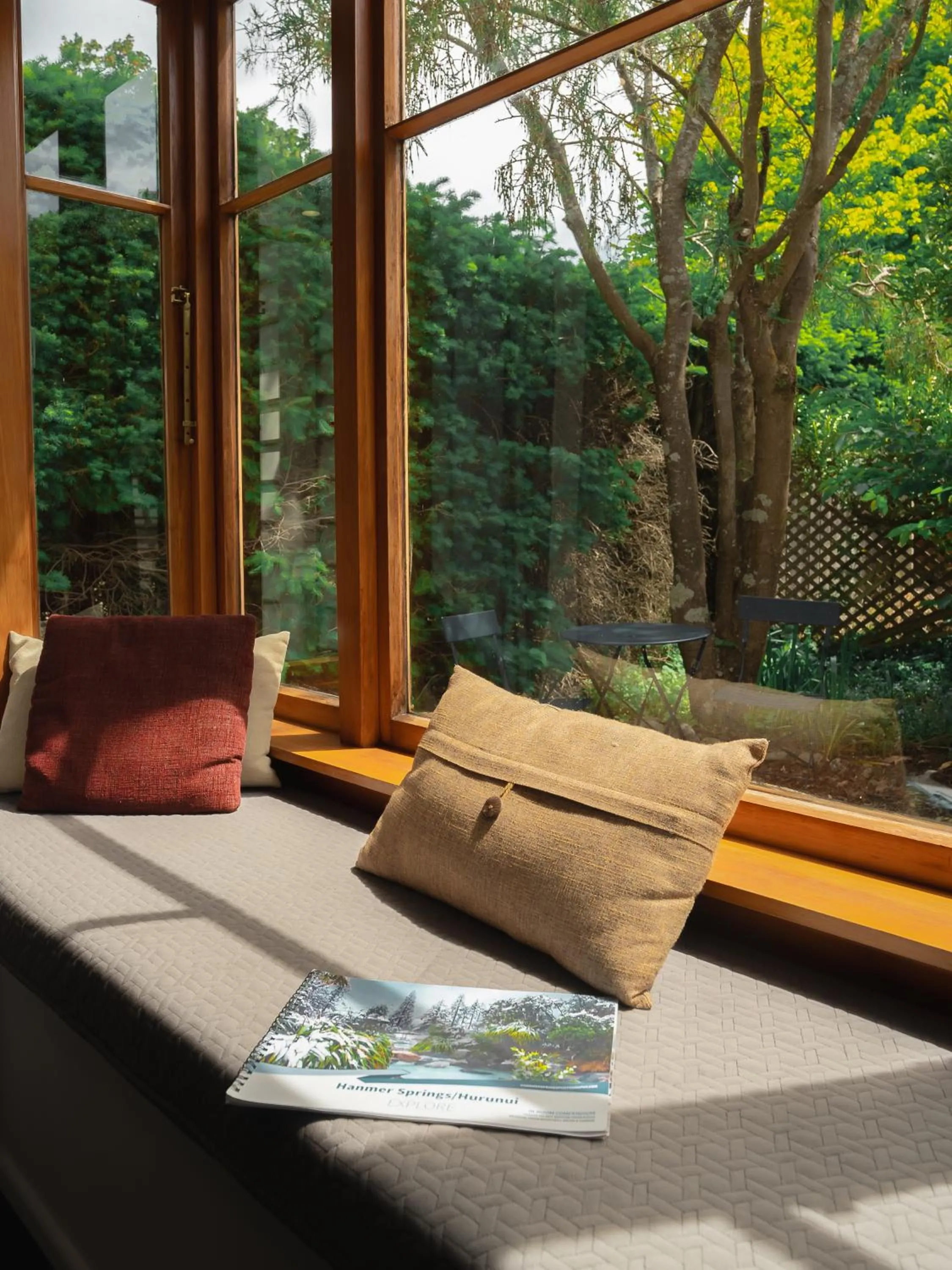 Seating area in Harrogate Gardens Motel