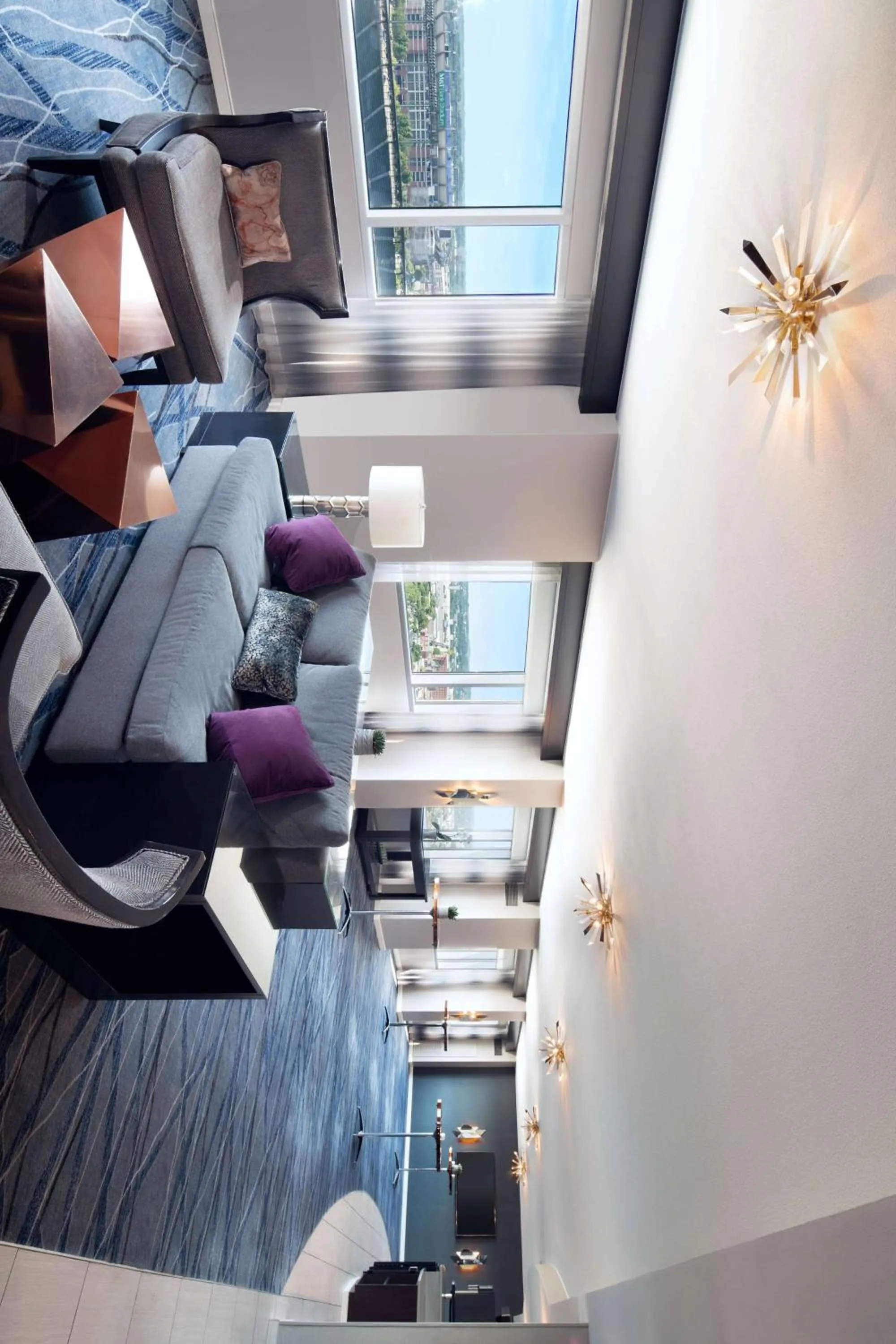 Property building in Hilton Baltimore Inner Harbor