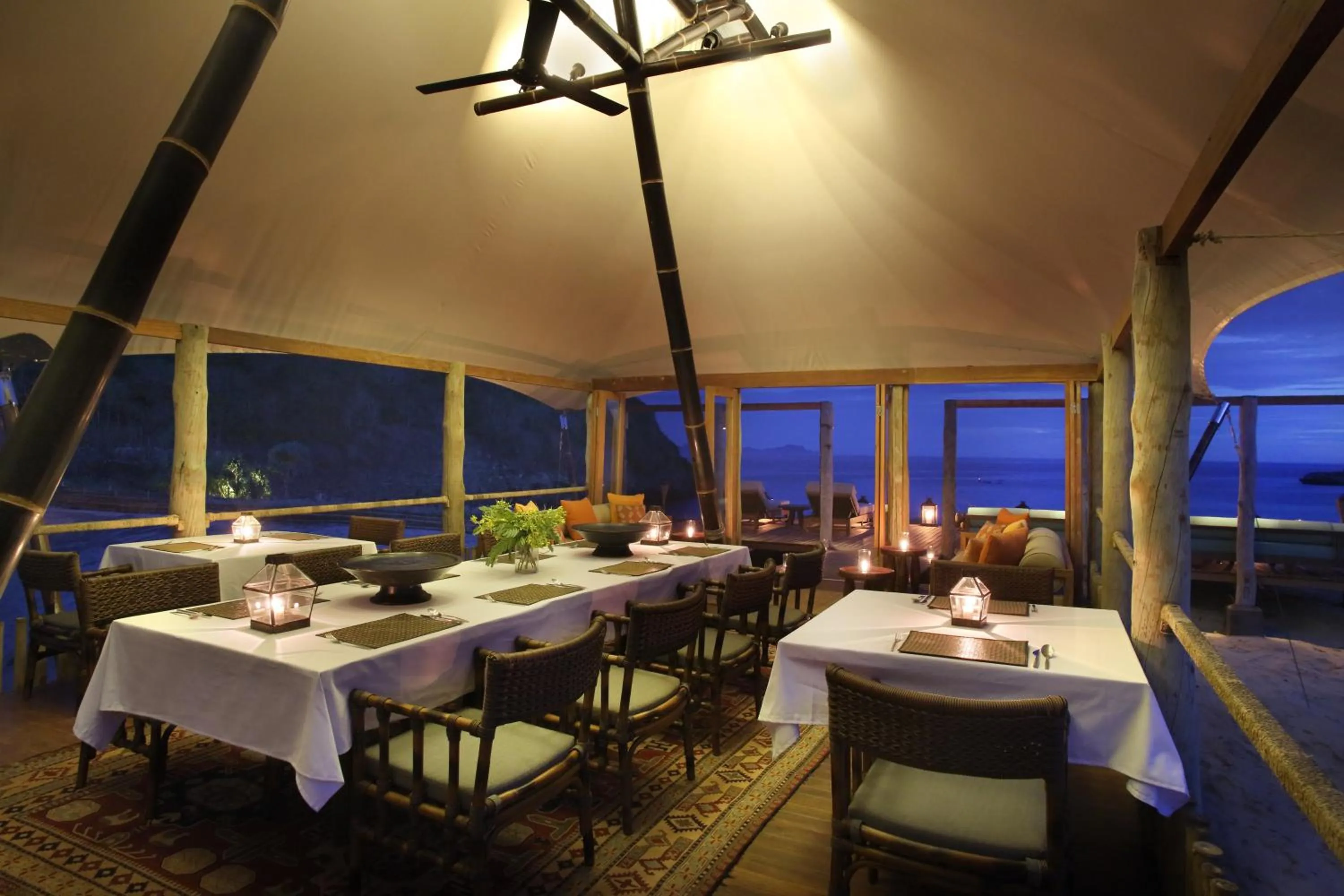 Restaurant/places to eat in Jeeva Beloam Beach Camp