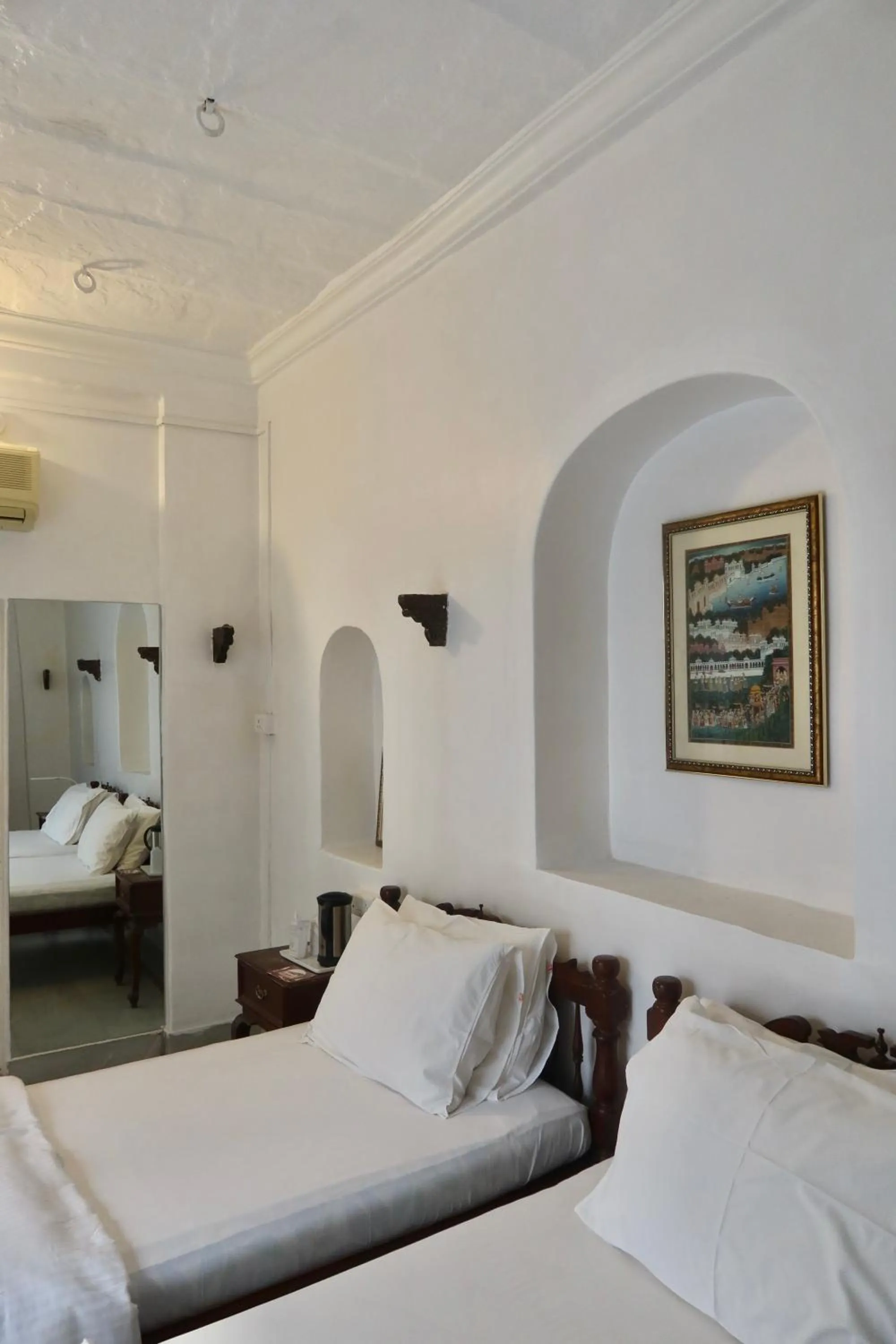 Bedroom in Dev Niwas - Heritage Hotel