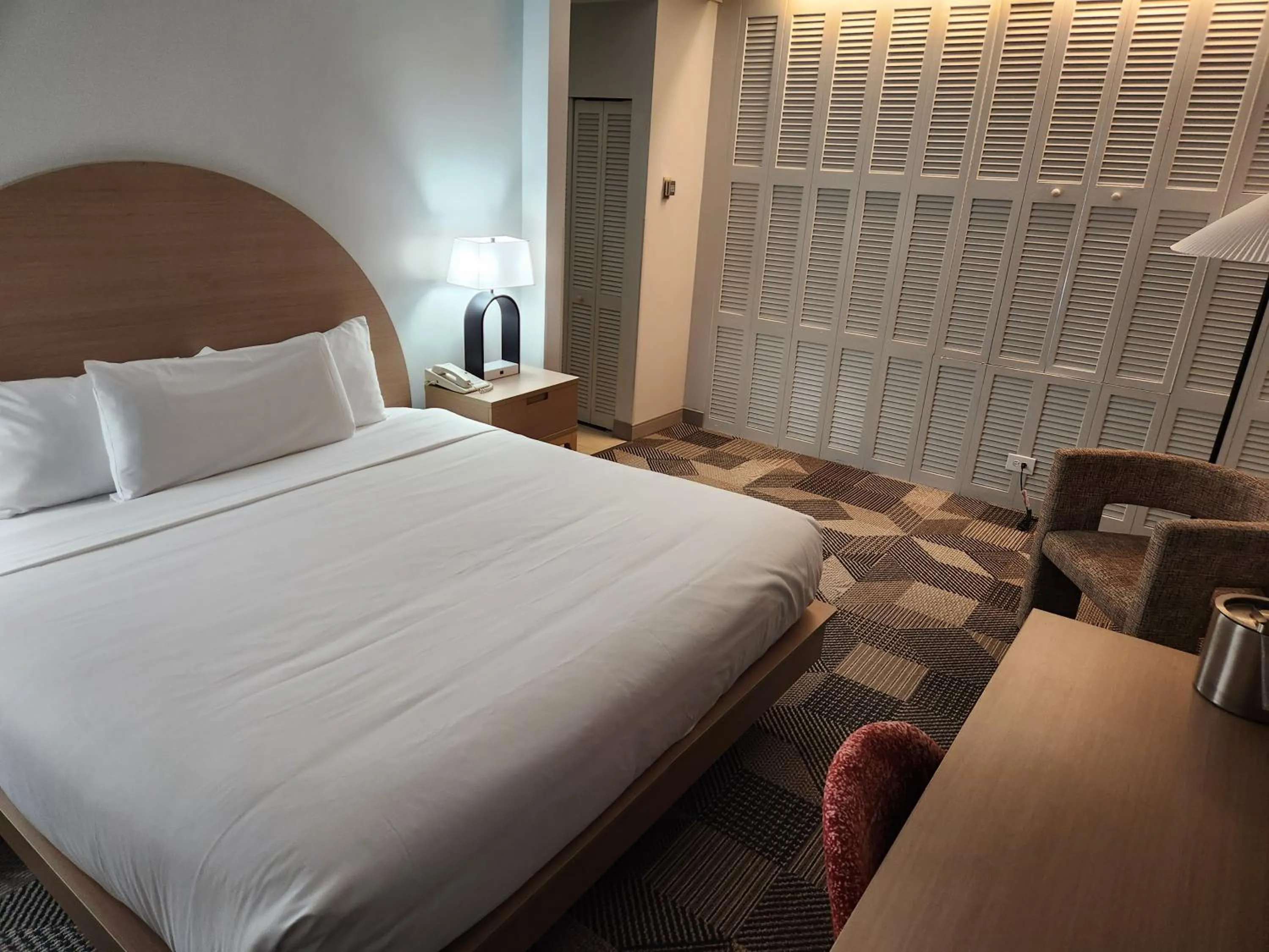 Bed in Miami International Airport Hotel