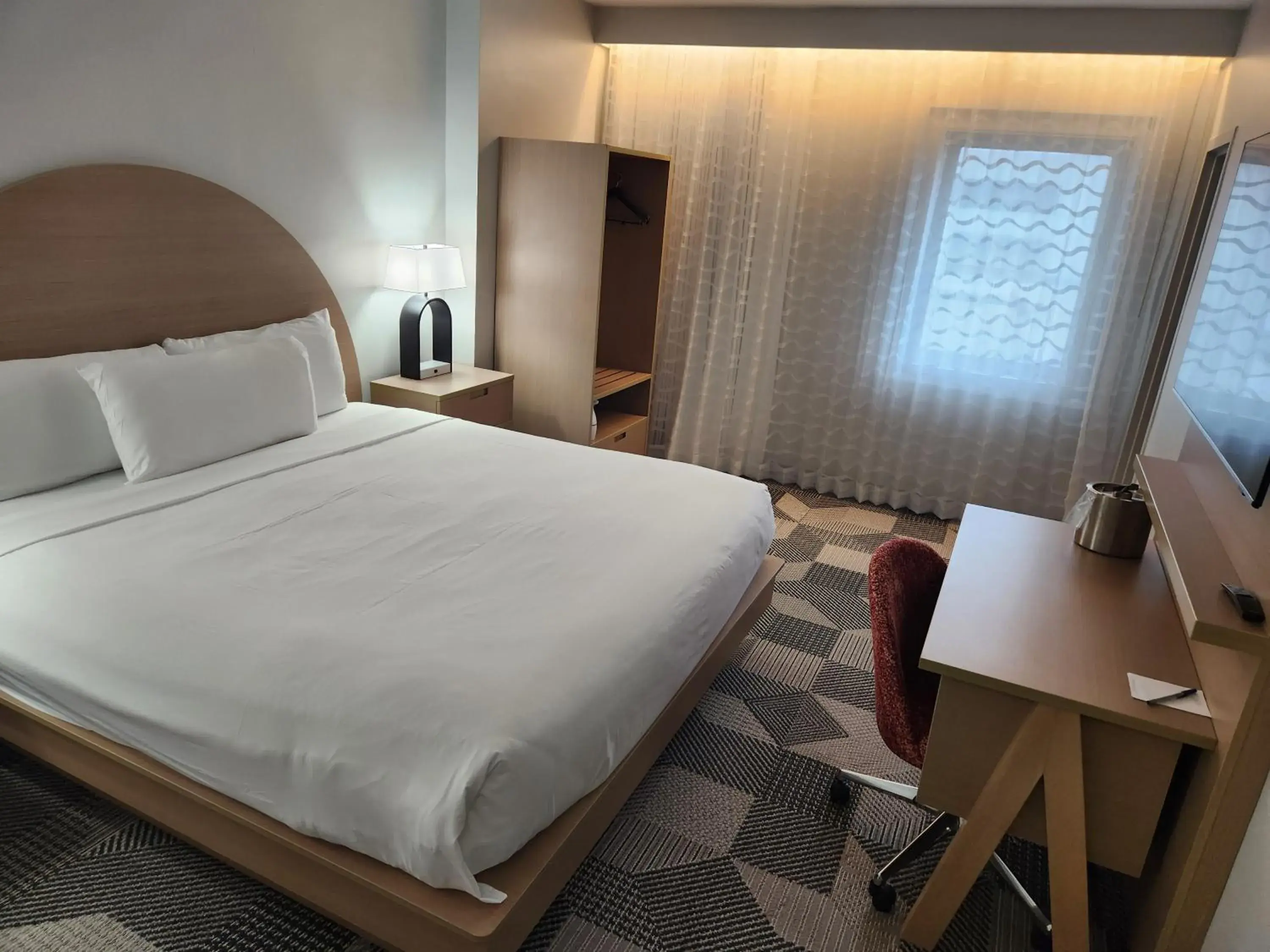 Standard King Room - single occupancy in Miami International Airport Hotel Standard King Room - single occupancy in Miami International Airport Hotel