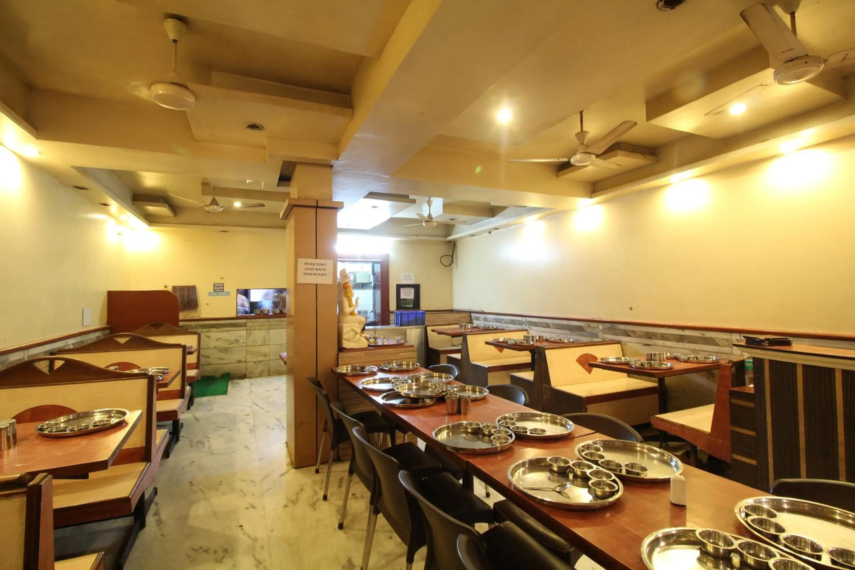 Restaurant/places to eat in Hotel Shivkrupa