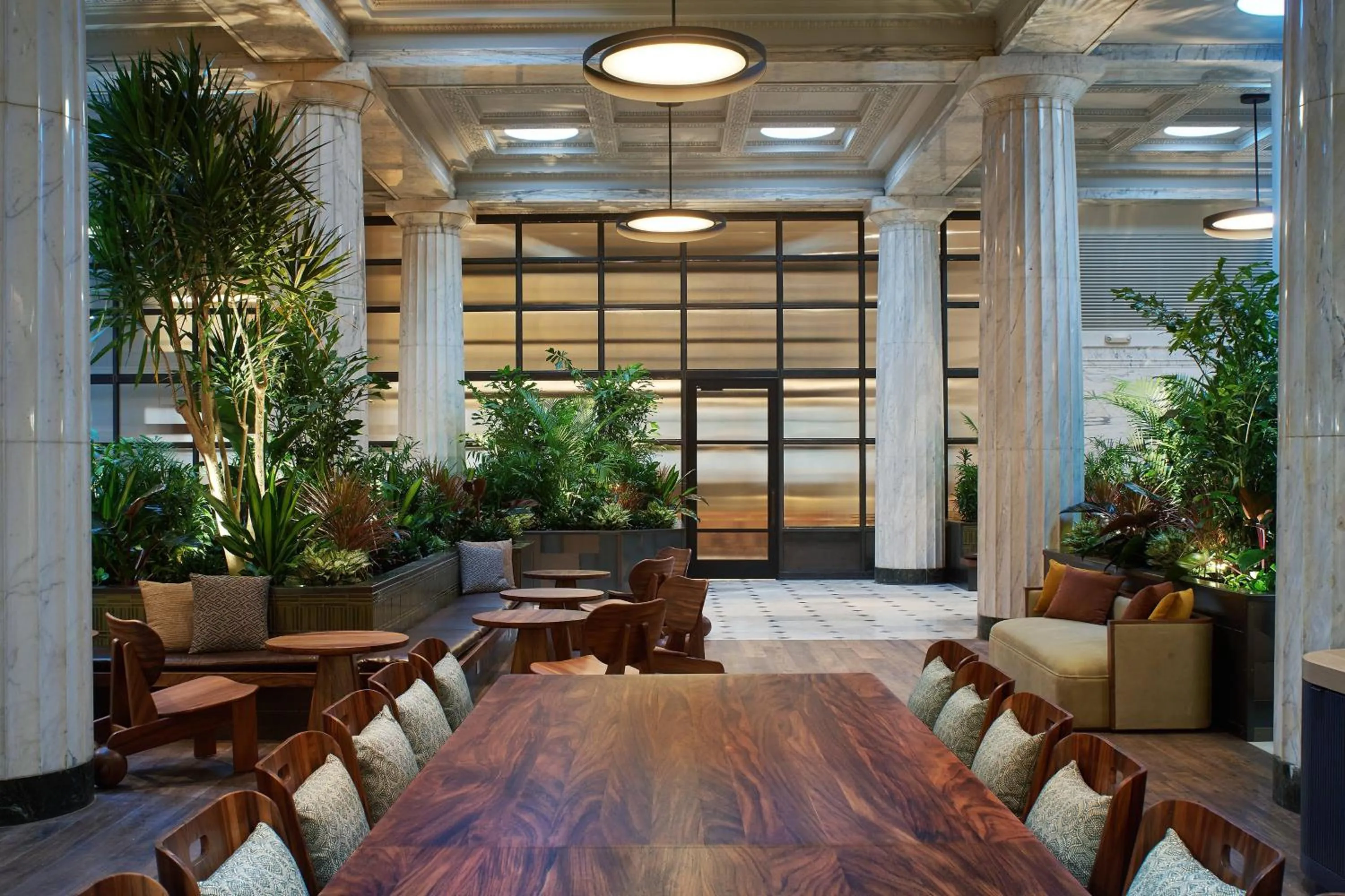 Restaurant/places to eat in Emery Hotel, Autograph Collection