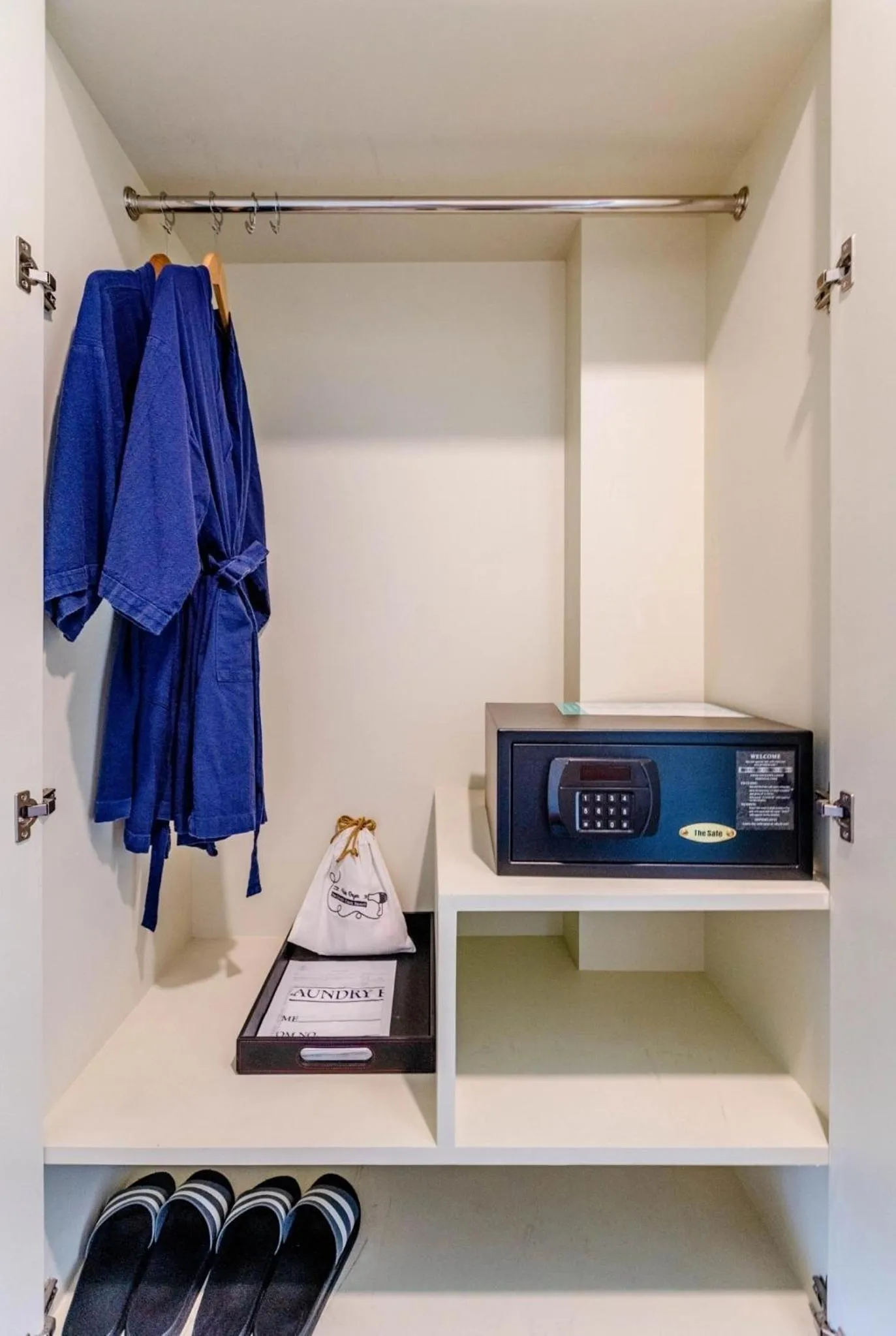 Communal lounge/ TV room in The Cavalli Casa Resort