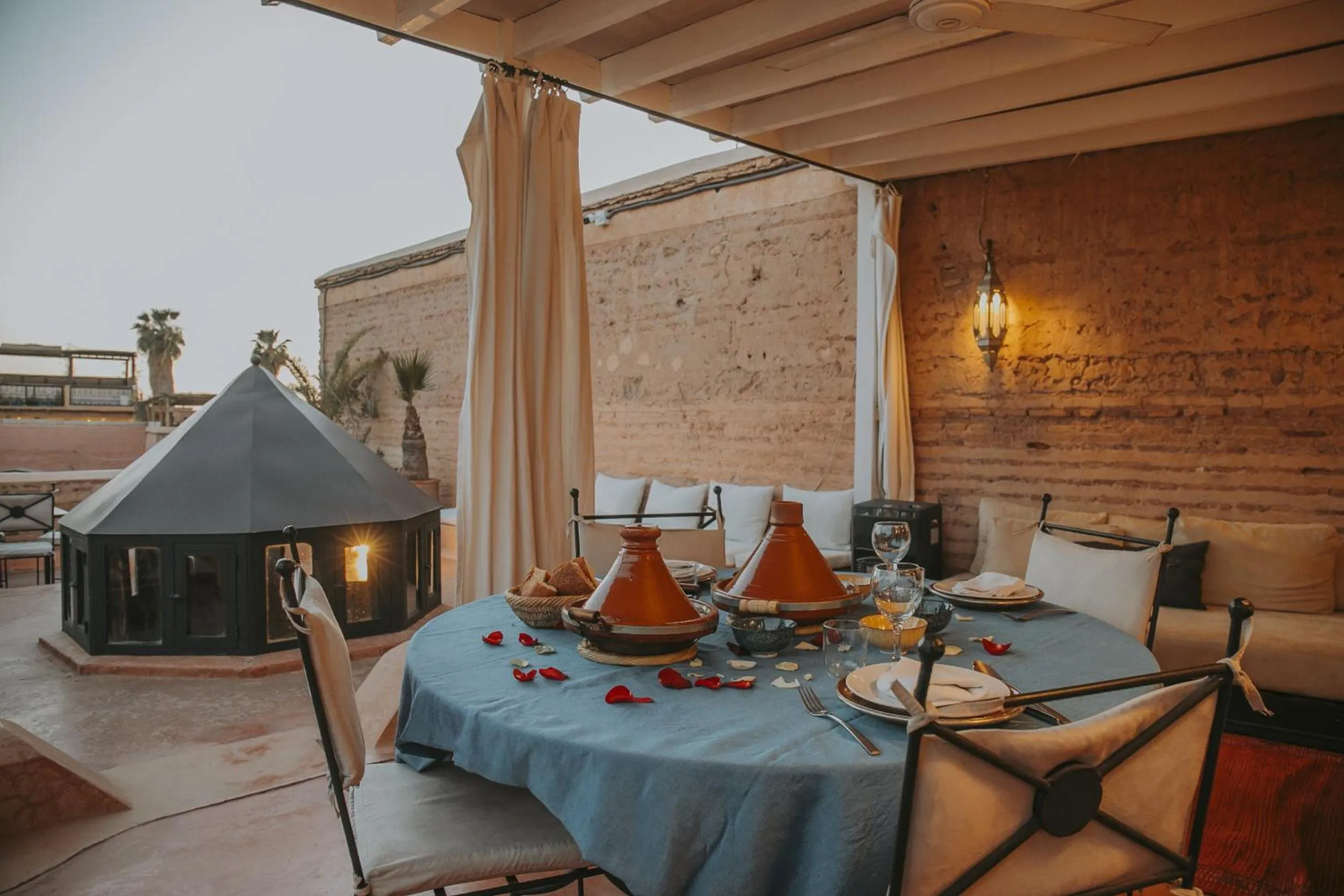 Restaurant/places to eat in Dar Zelda