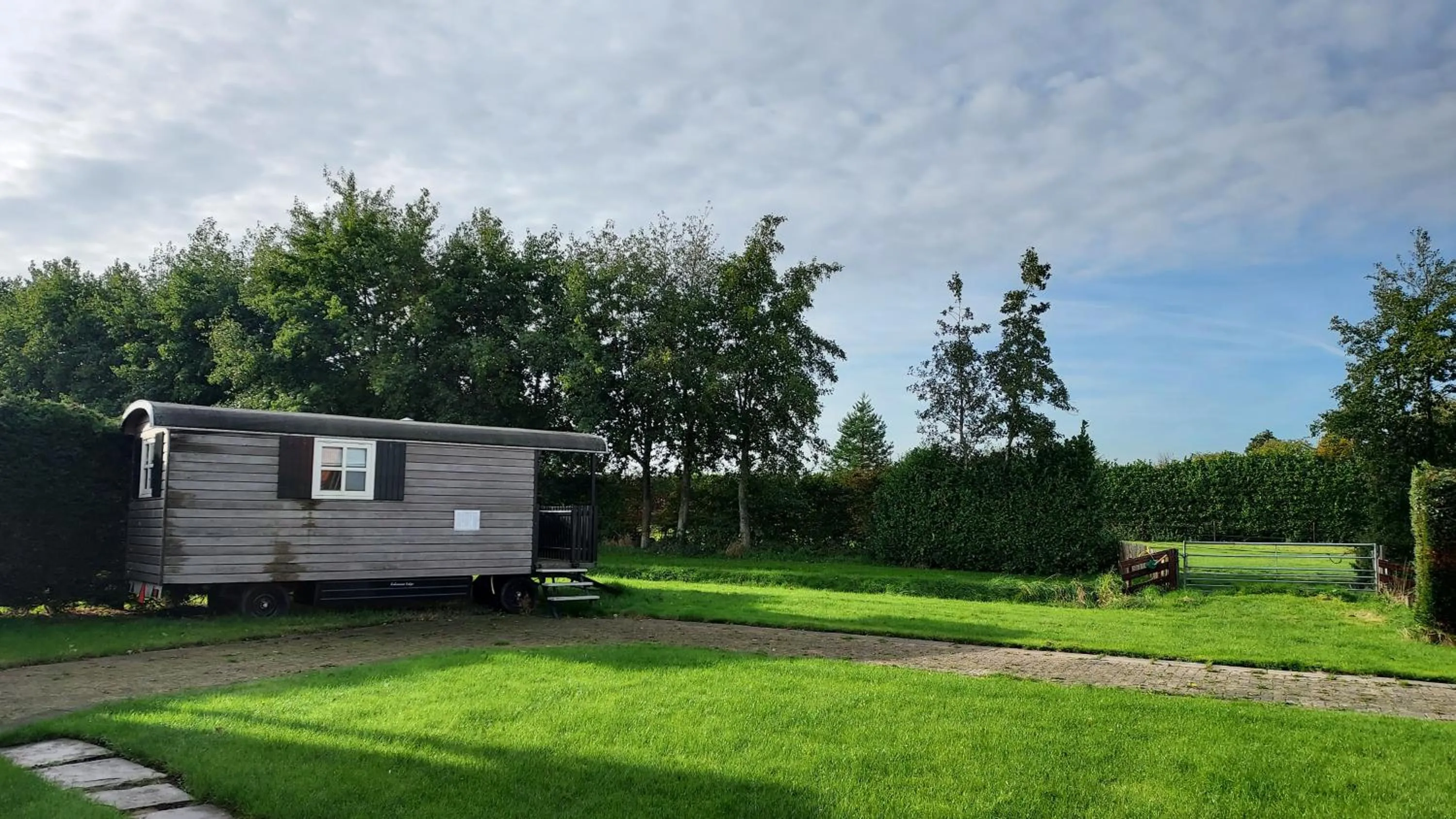 Property building in lodge 61 hotel aan het water