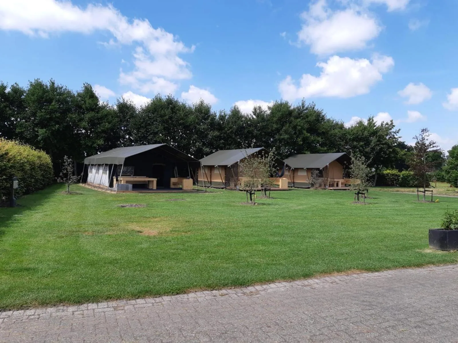 Property building in lodge 61 hotel aan het water