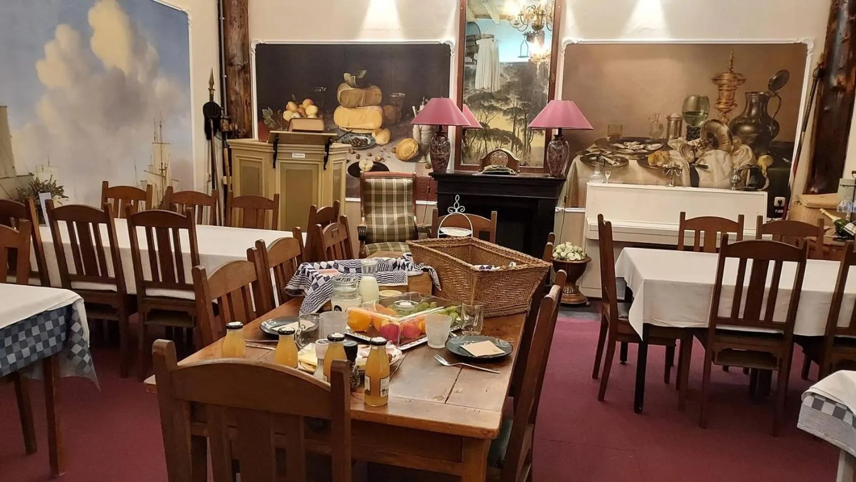 Restaurant/places to eat in lodge 61 hotel aan het water