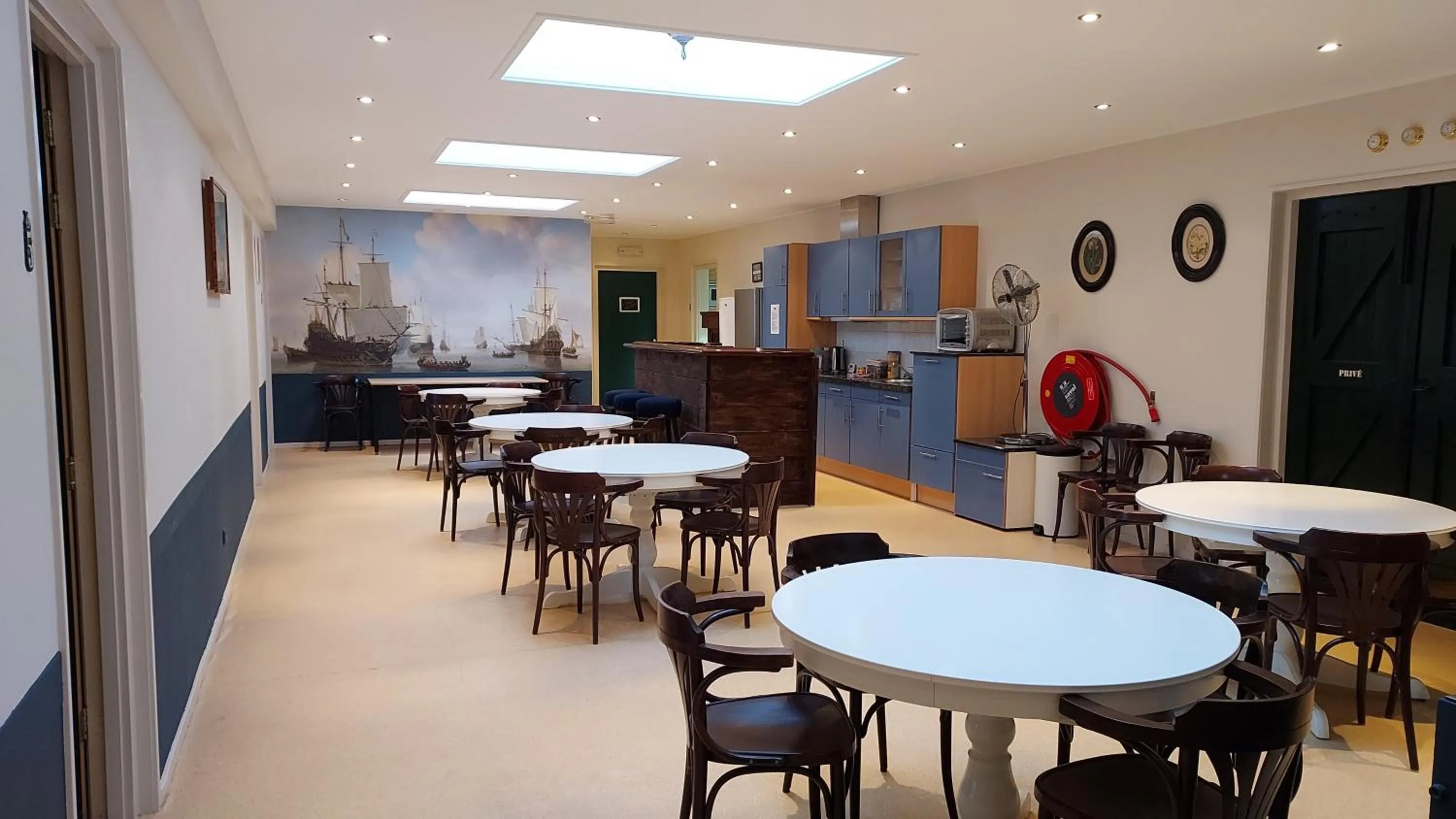 Lobby or reception in lodge 61 hotel aan het water