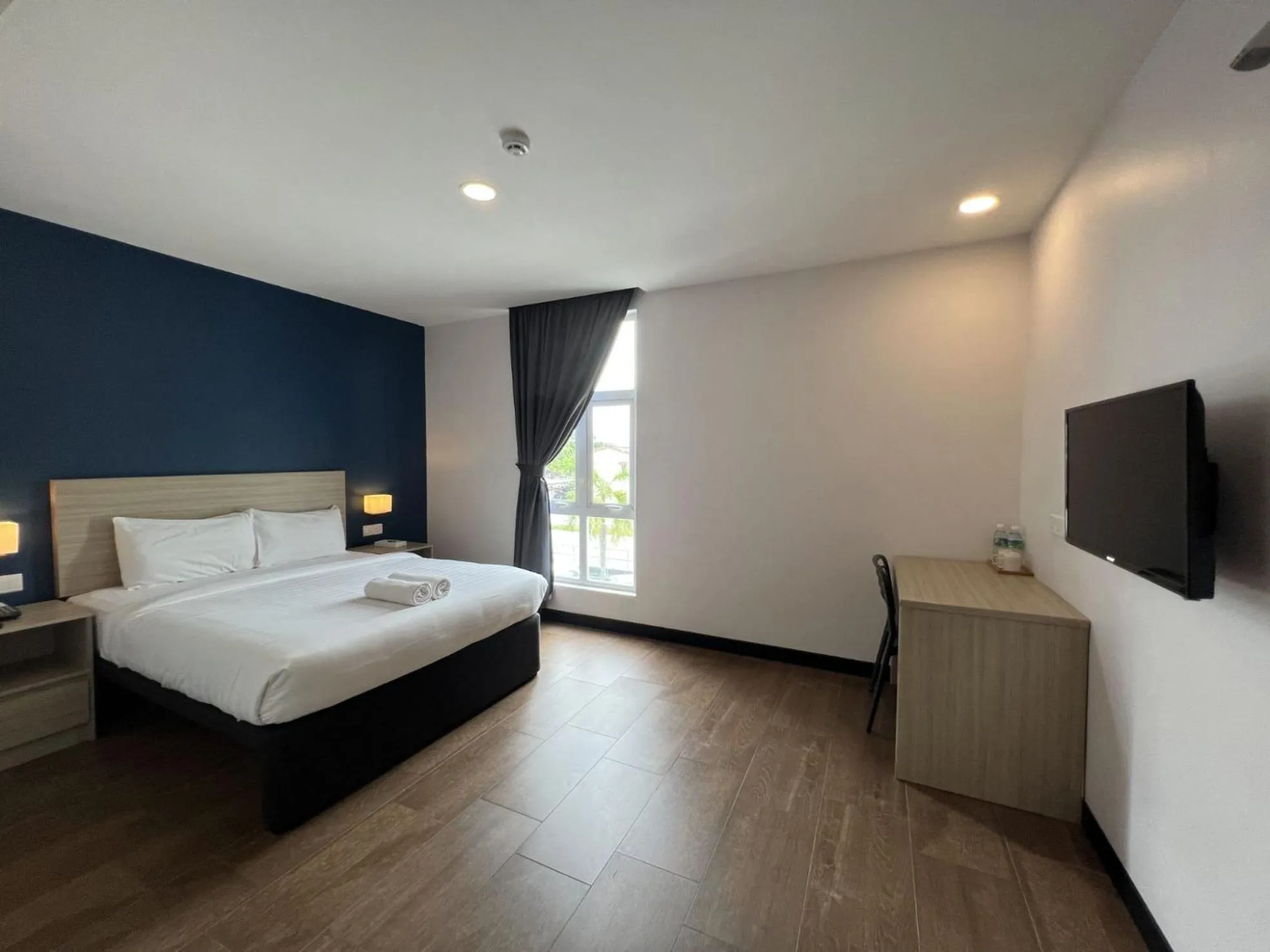 Photo of the whole room, Bed in ZONE Hotels, Telok Panglima Garang