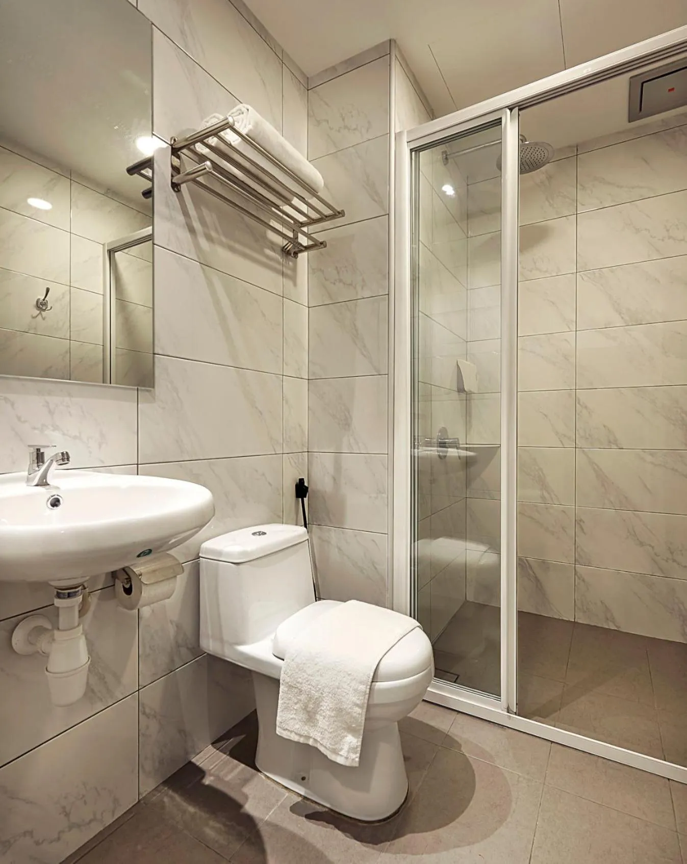 Shower in ZONE Hotels, Telok Panglima Garang