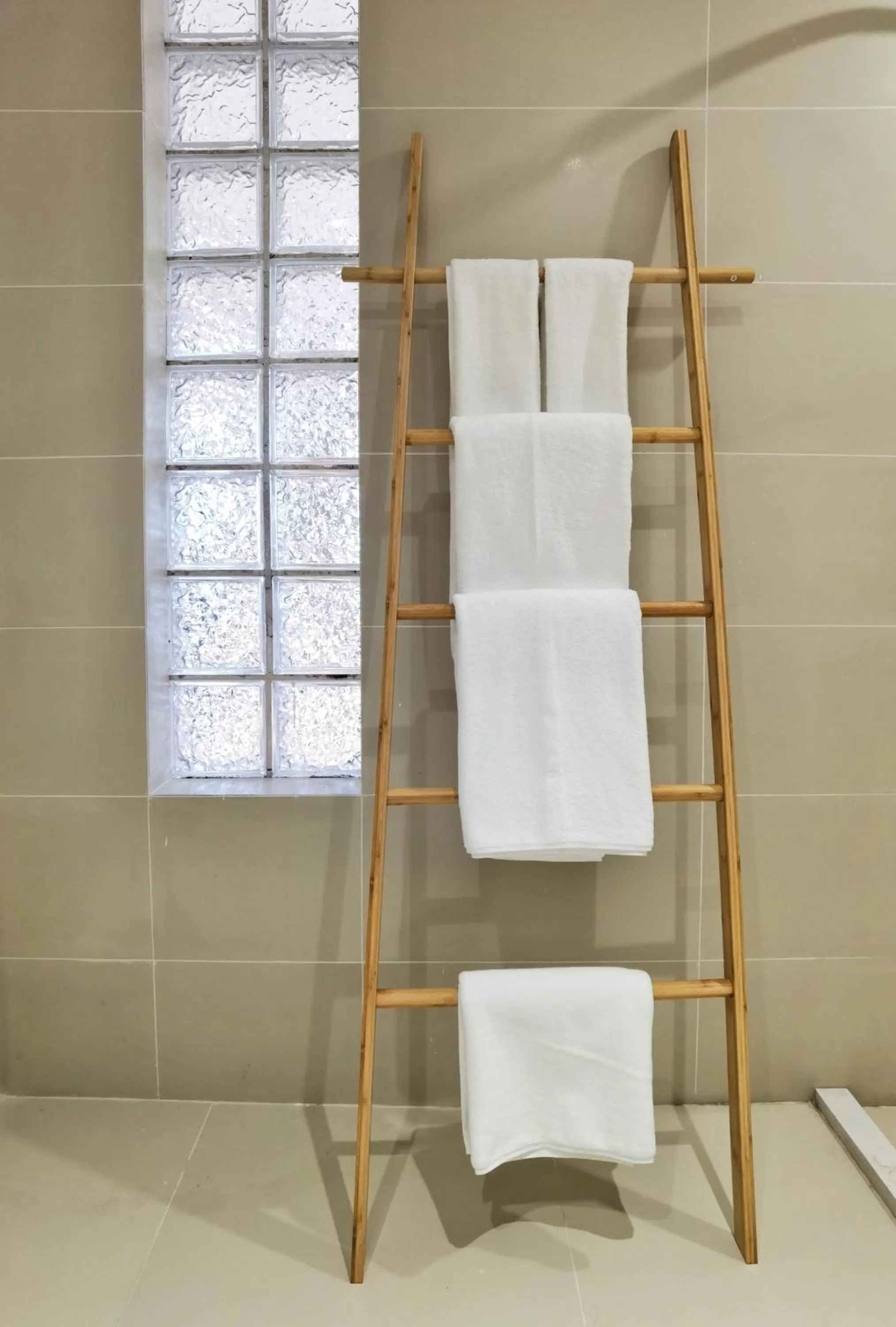 Bathroom in Riverside Retreat Hotel