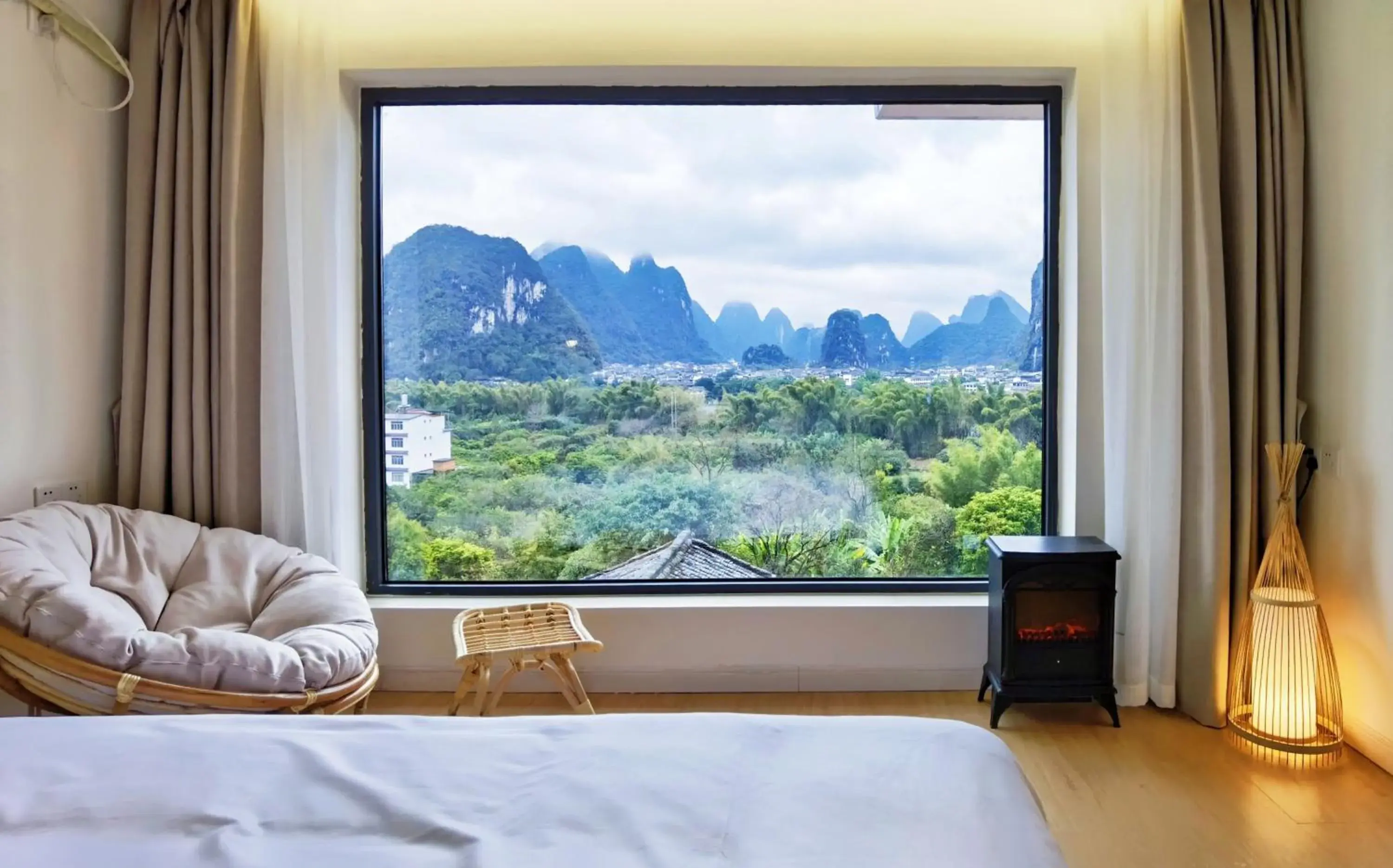 Double Room with Balcony in Riverside Retreat Hotel Double Room with Balcony in Riverside Retreat Hotel