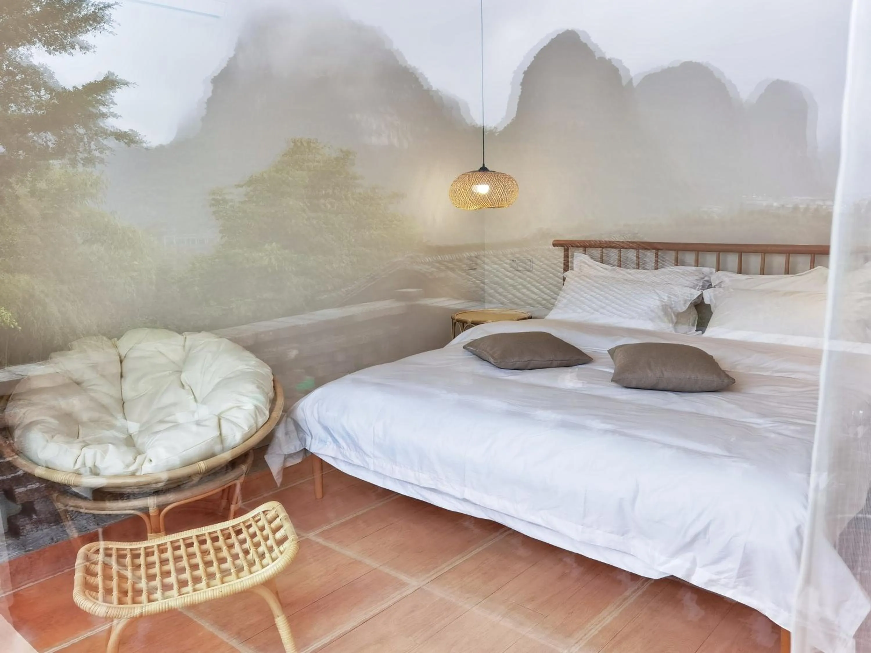 Bed in Riverside Retreat Hotel