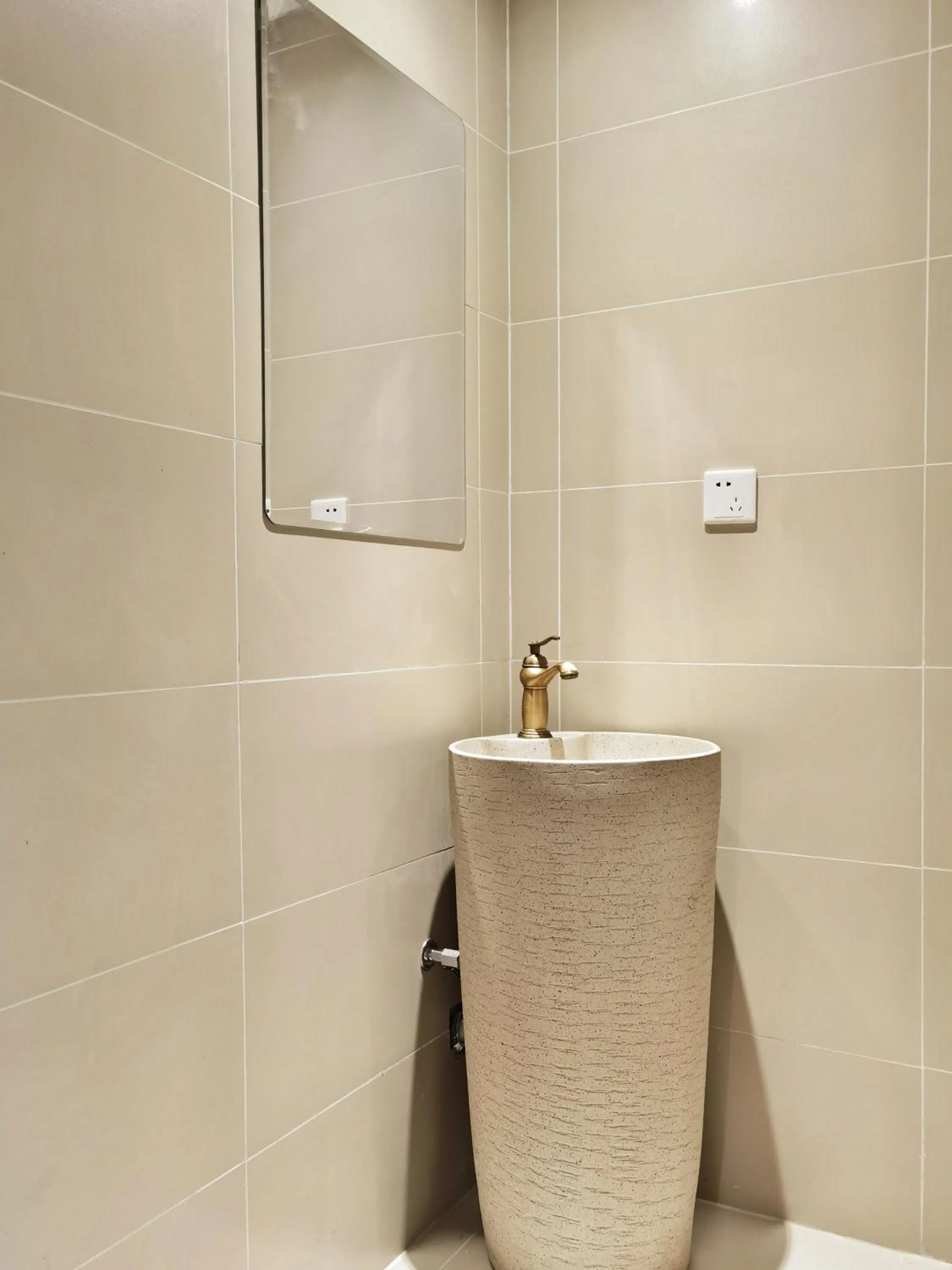 Bathroom in Riverside Retreat Hotel