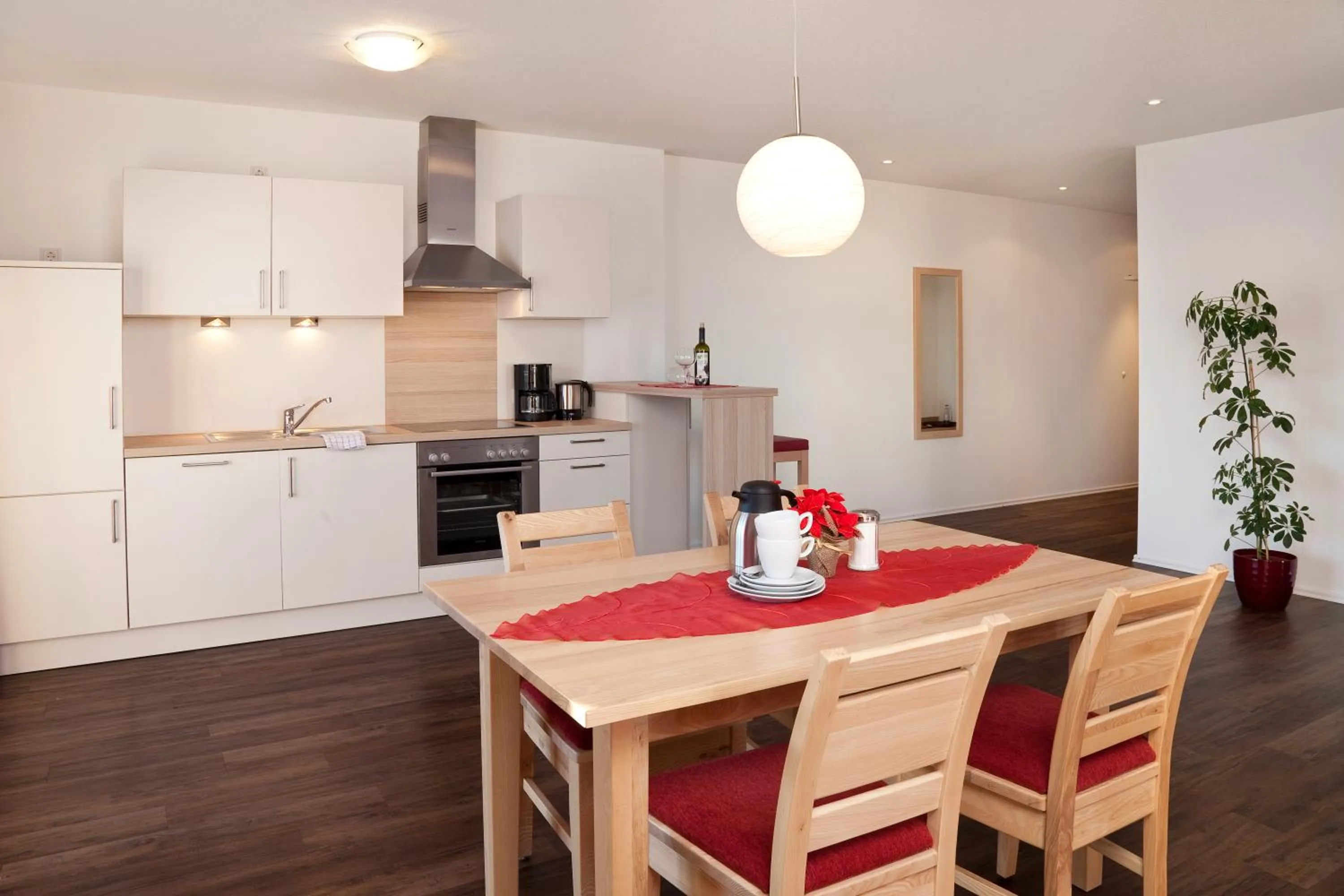 Kitchen or kitchenette in Seehotel und Appartements Schnöller