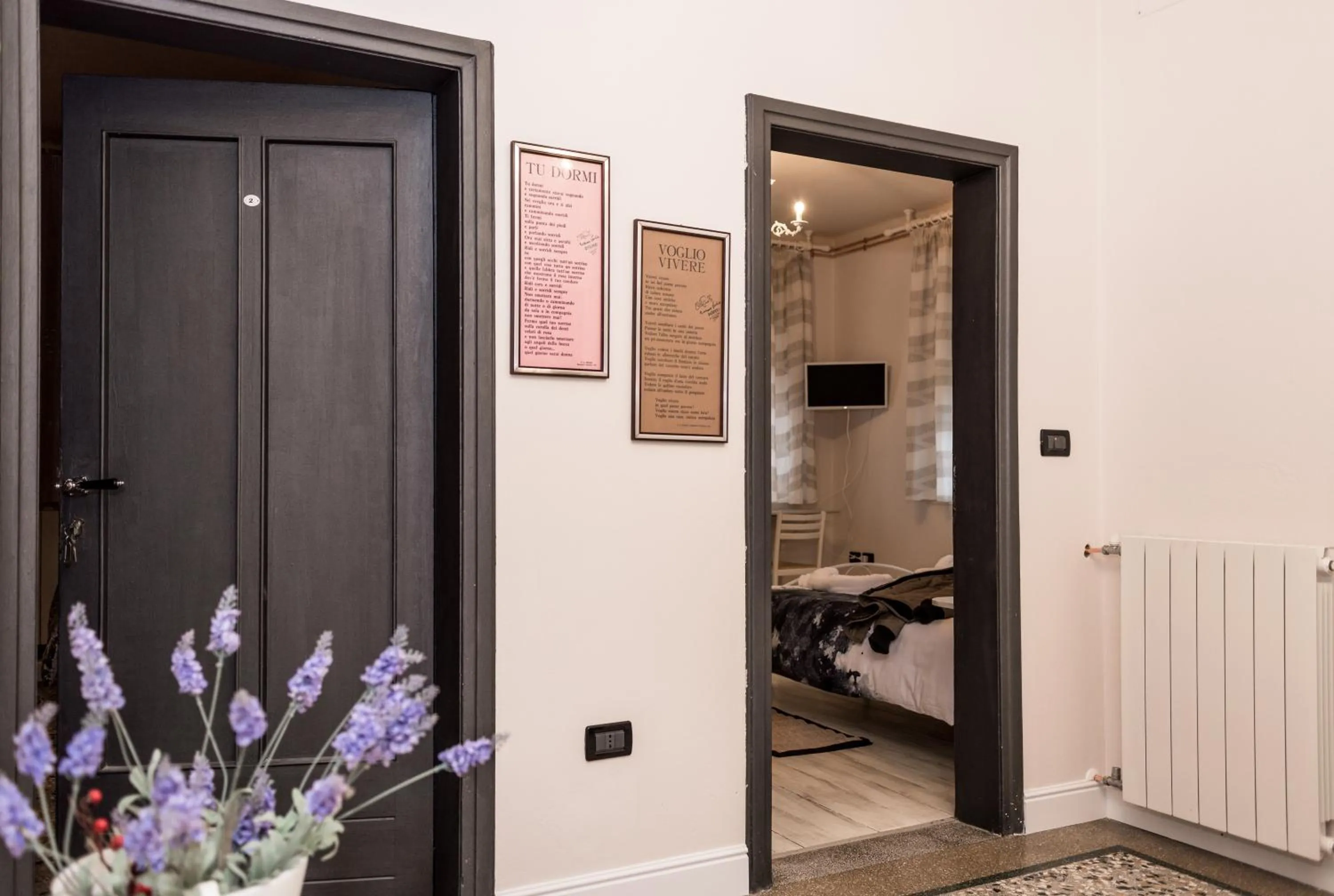 Decorative detail in piccadilly b&b